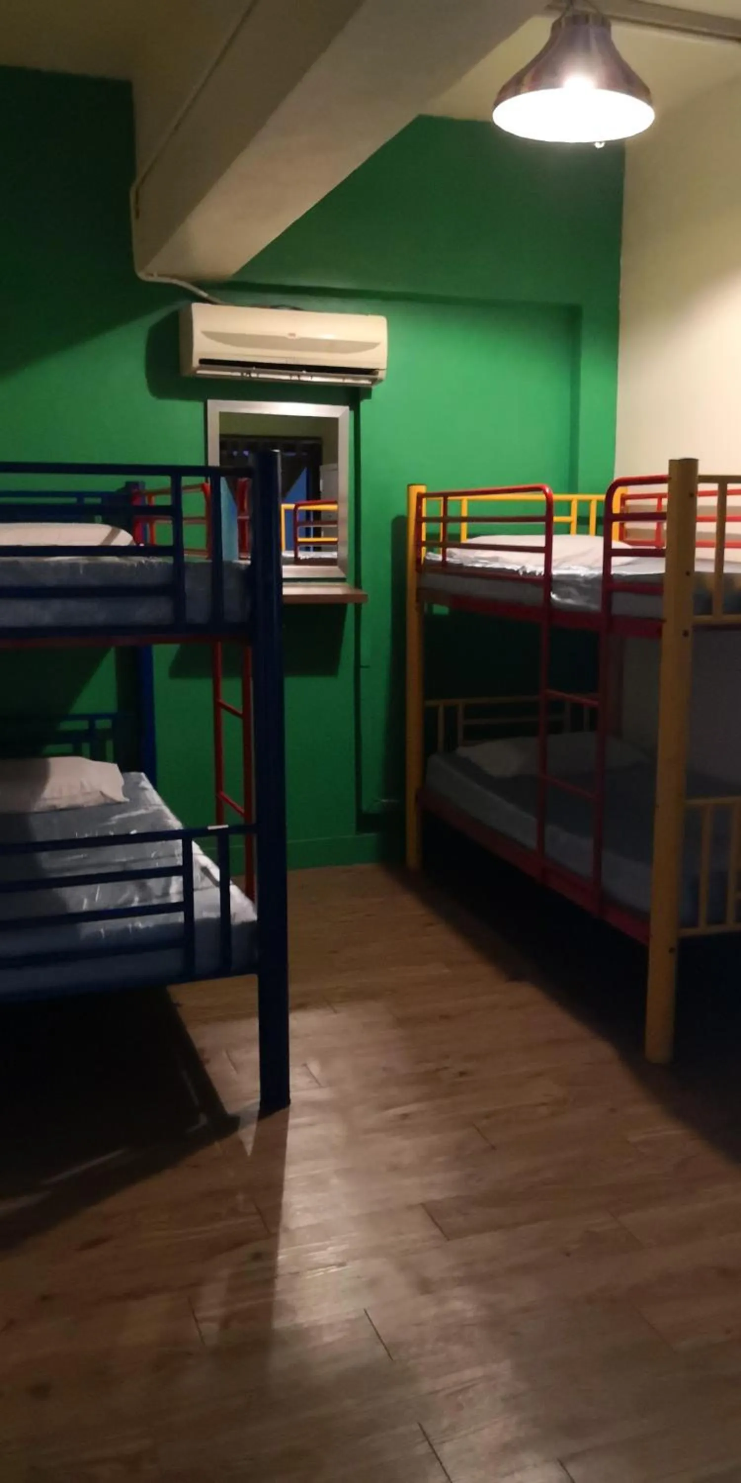 bunk bed in Akinabalu Youth Hostel