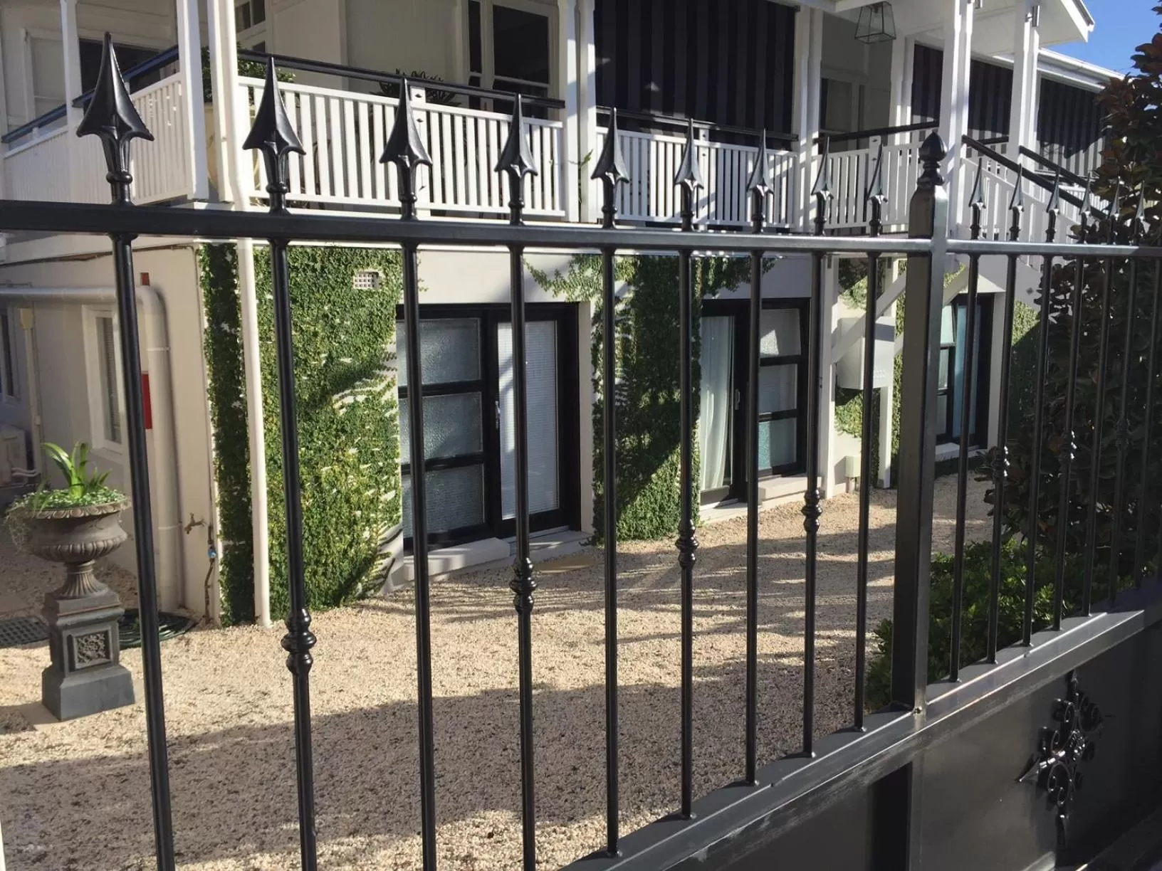 Facade/entrance in Heal House