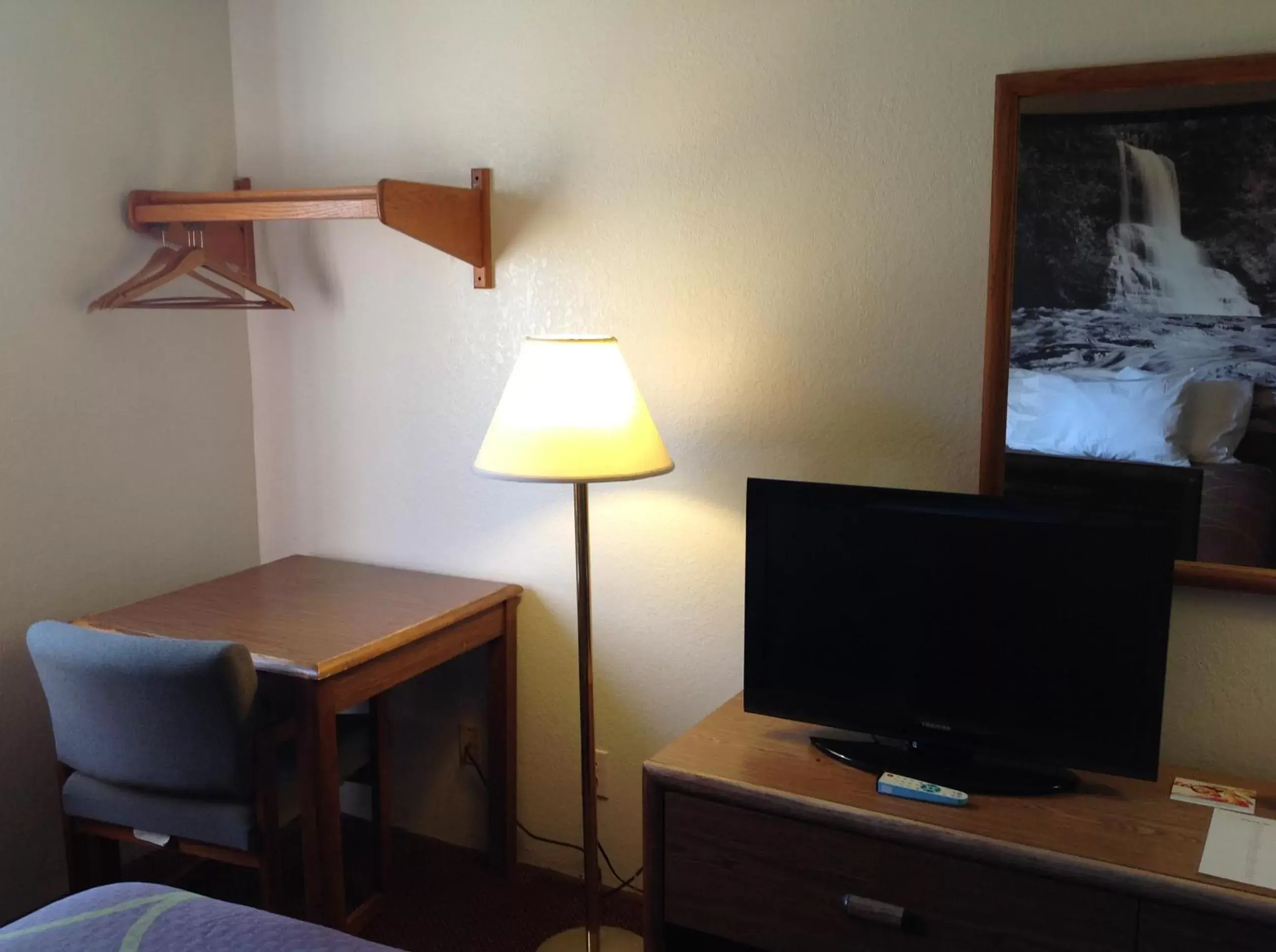 Queen Room - Mobility Access/Non-Smoking in Super 8 by Wyndham Winchester VA Queen Room - Mobility Access/Non-Smoking in Super 8 by Wyndham Winchester VA