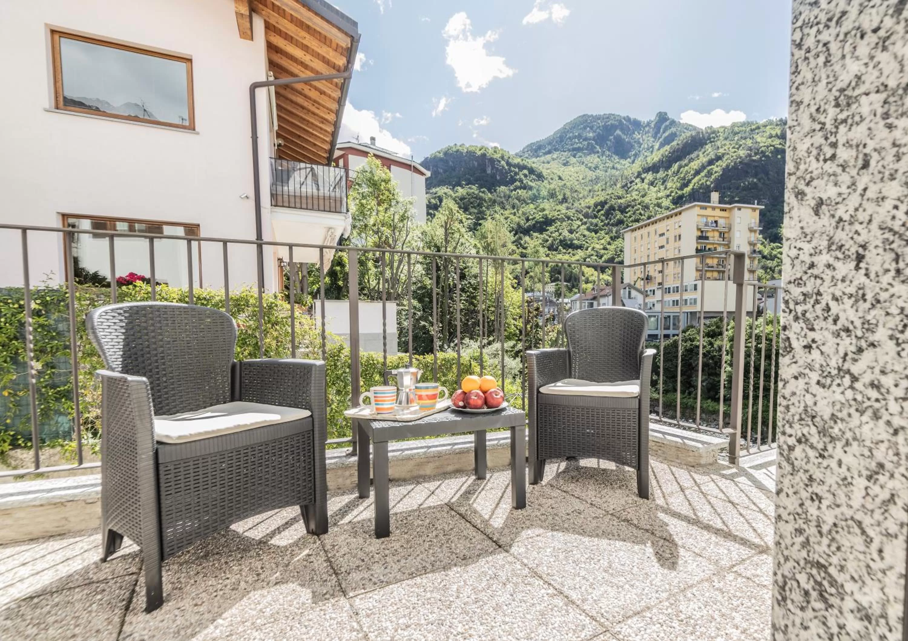 Mountain view in La Casa sul Fiume