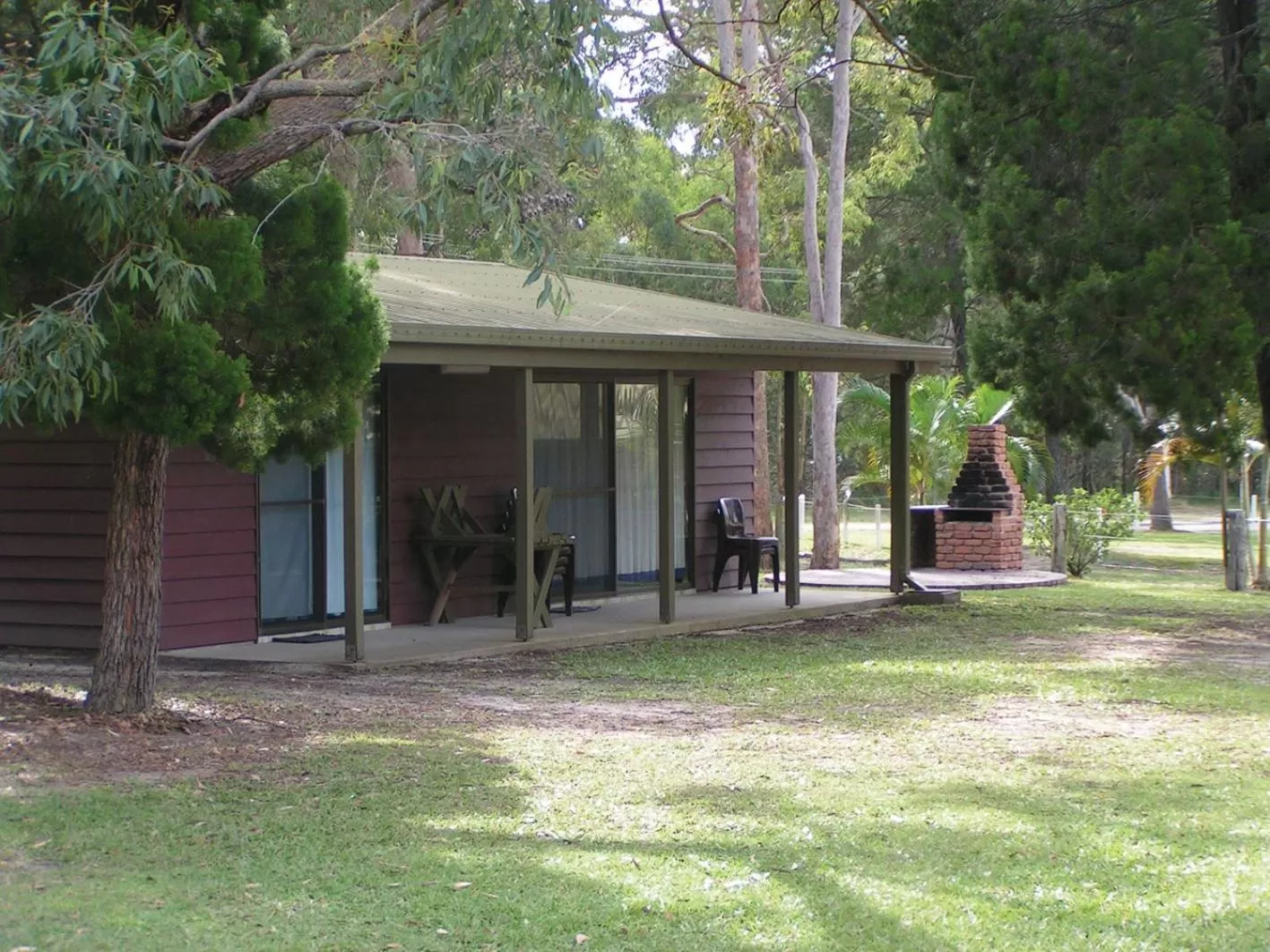 Bushscape Two-Bedroom Cottage in Noosa North Shore Retreat