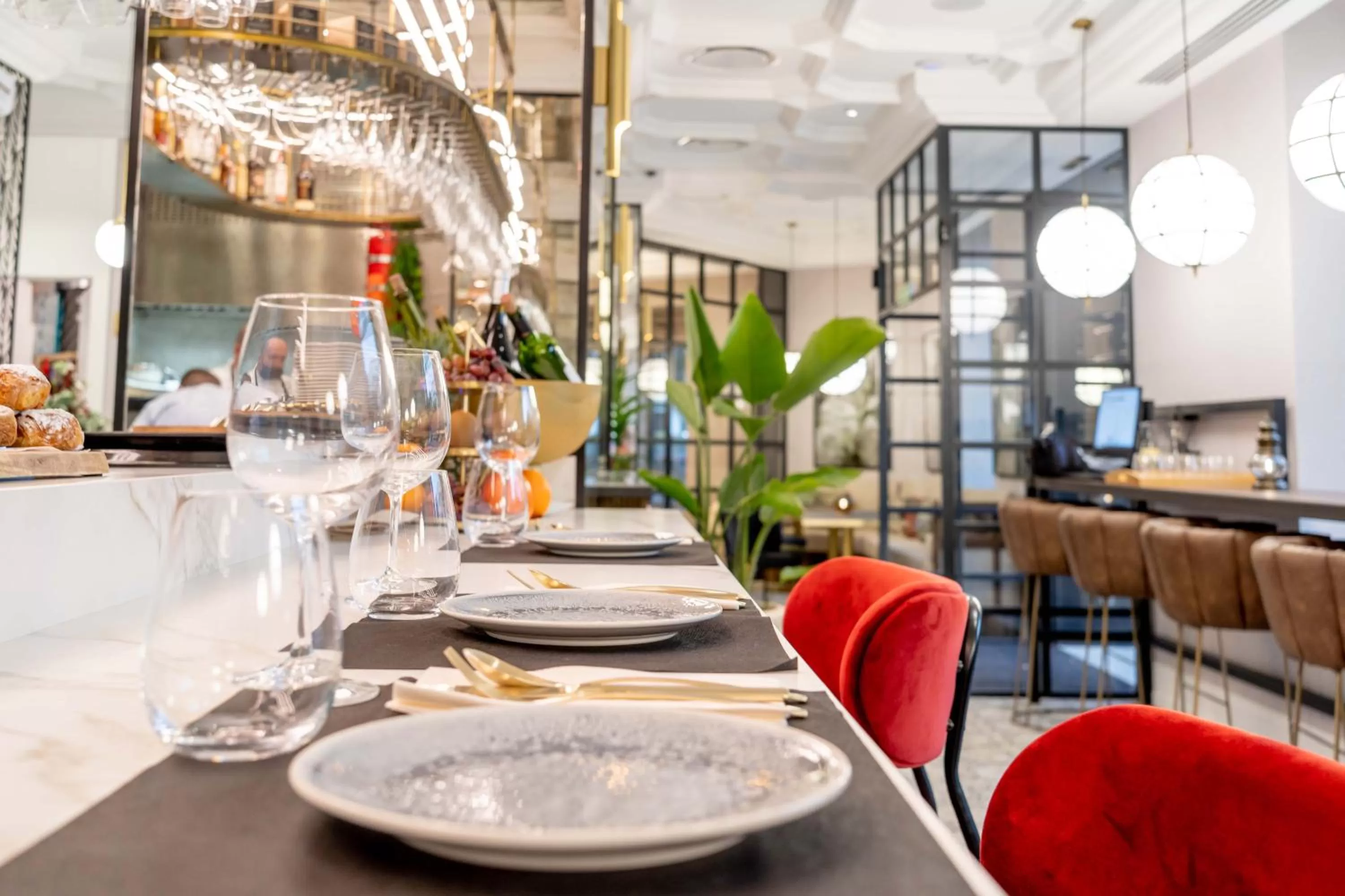 Restaurant/places to eat in L&H Gran Vía Valencia