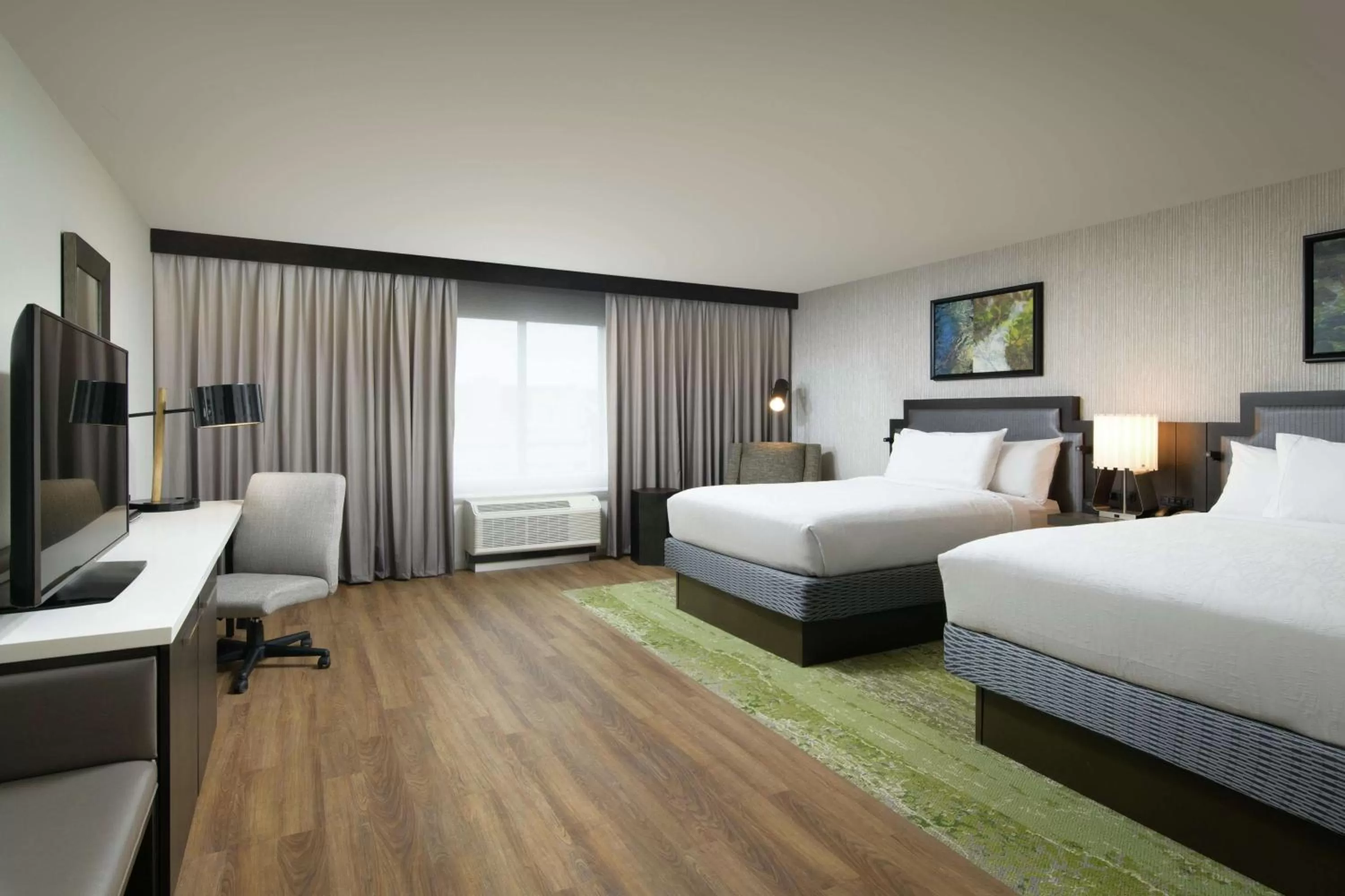 Bedroom, Bed in Hilton Garden Inn Memphis Downtown Beale Street