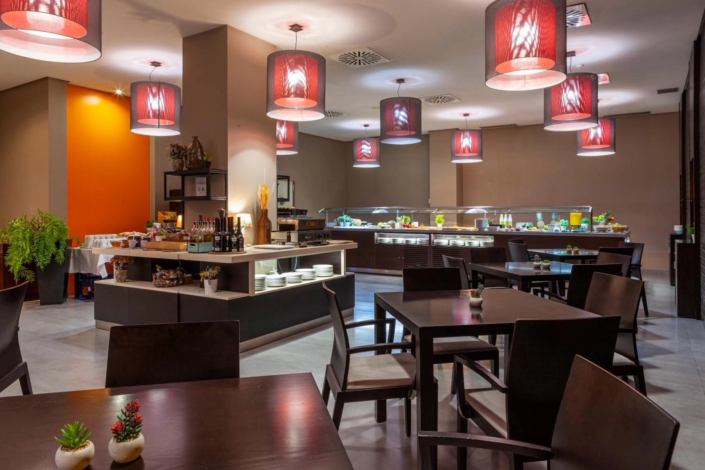 Restaurant/places to eat in Hotel Macià Real De La Alhambra