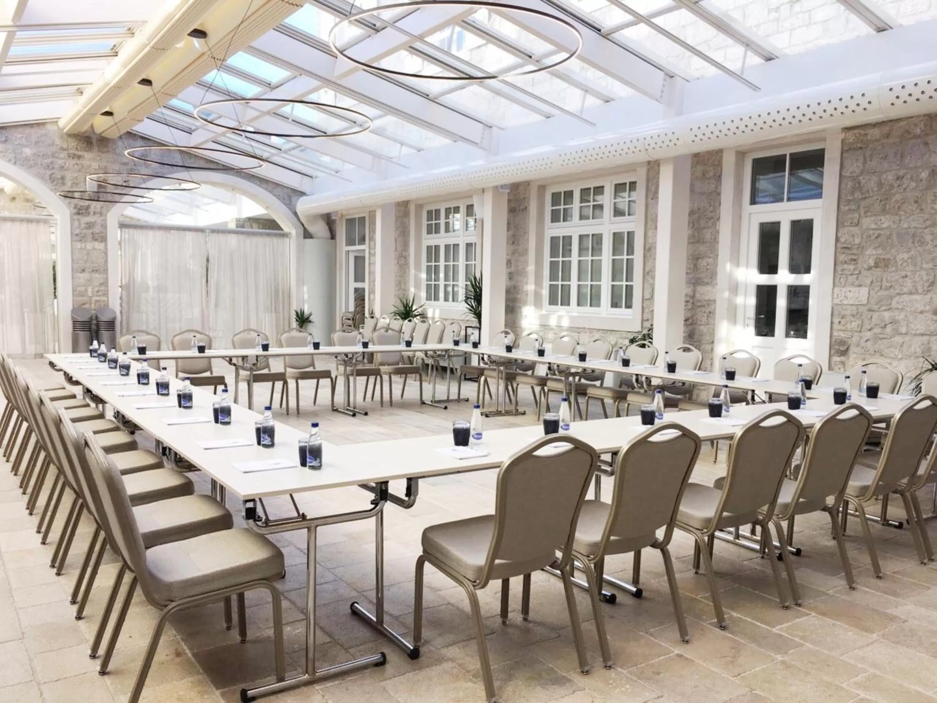 Business facilities in Lazure Hotel & Marina