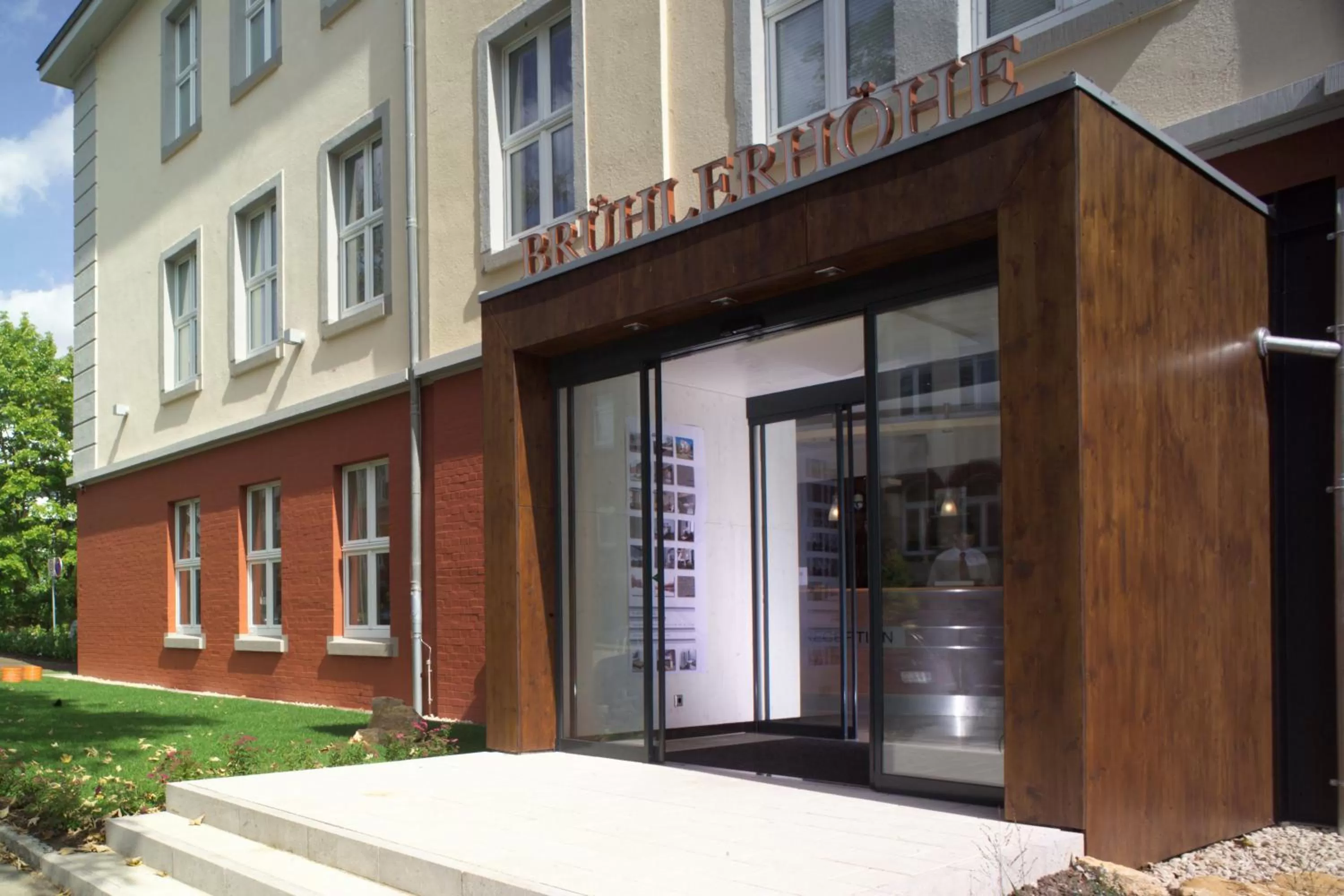 Facade/entrance in Hotel Brühlerhöhe