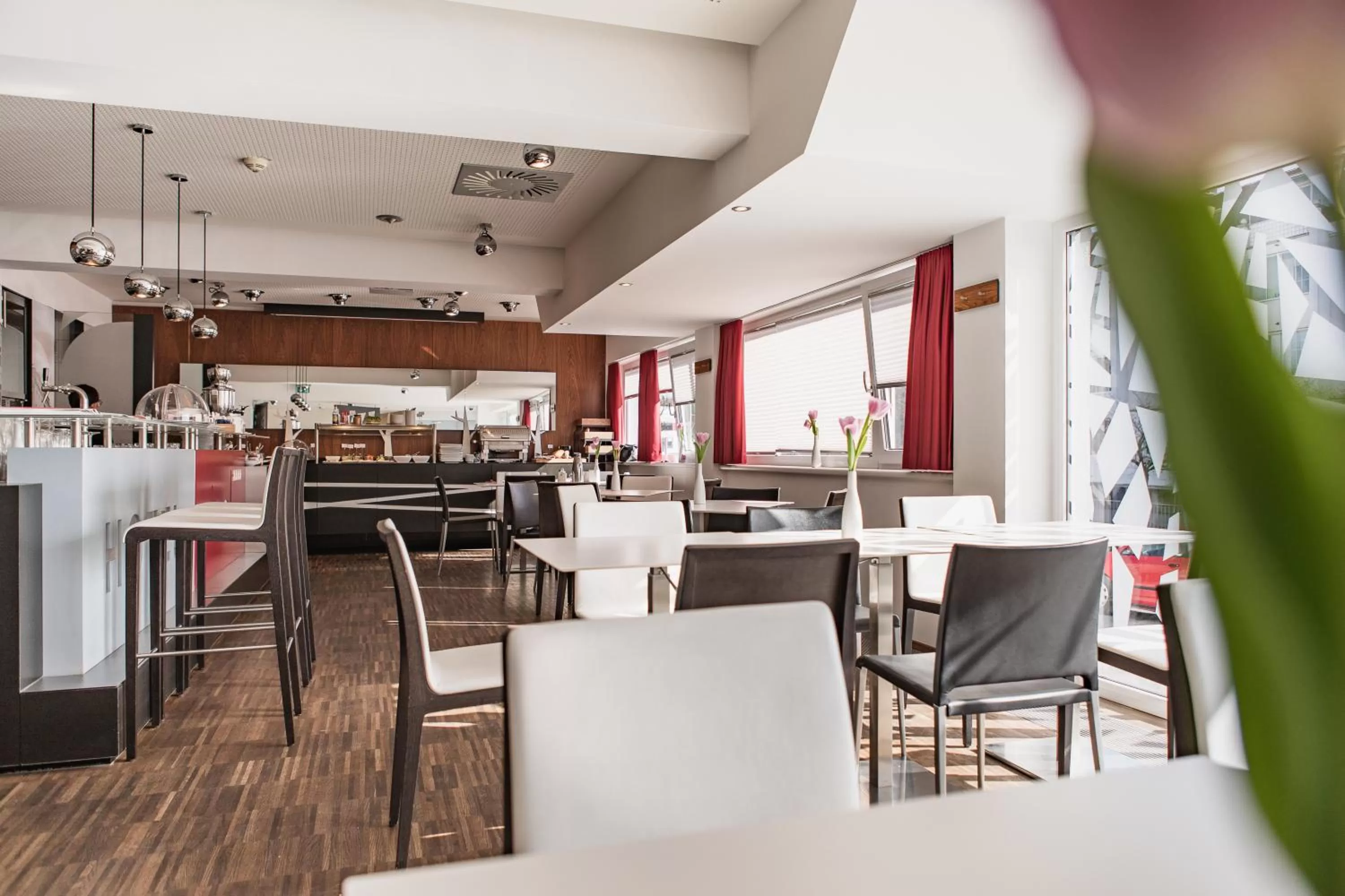 Restaurant/places to eat in H+ Hotel Ried