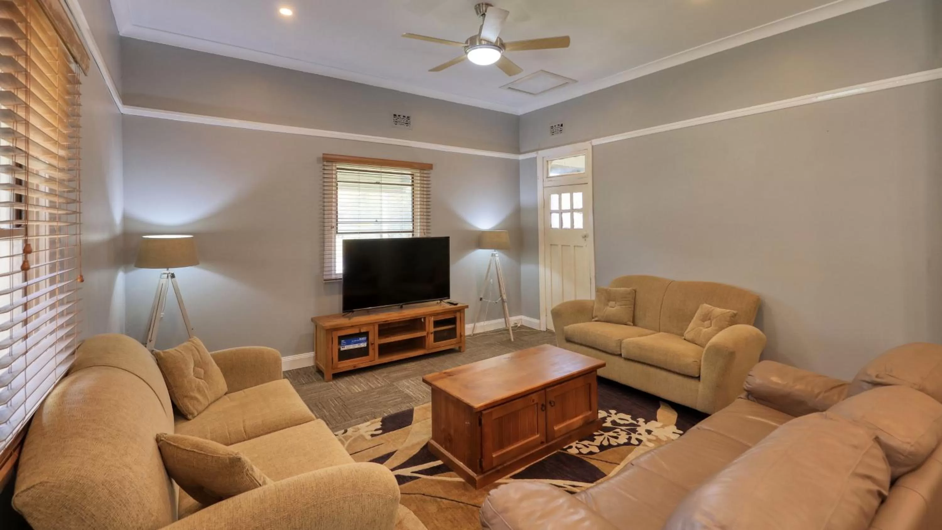 Living room in Canowindra Riverview Motel