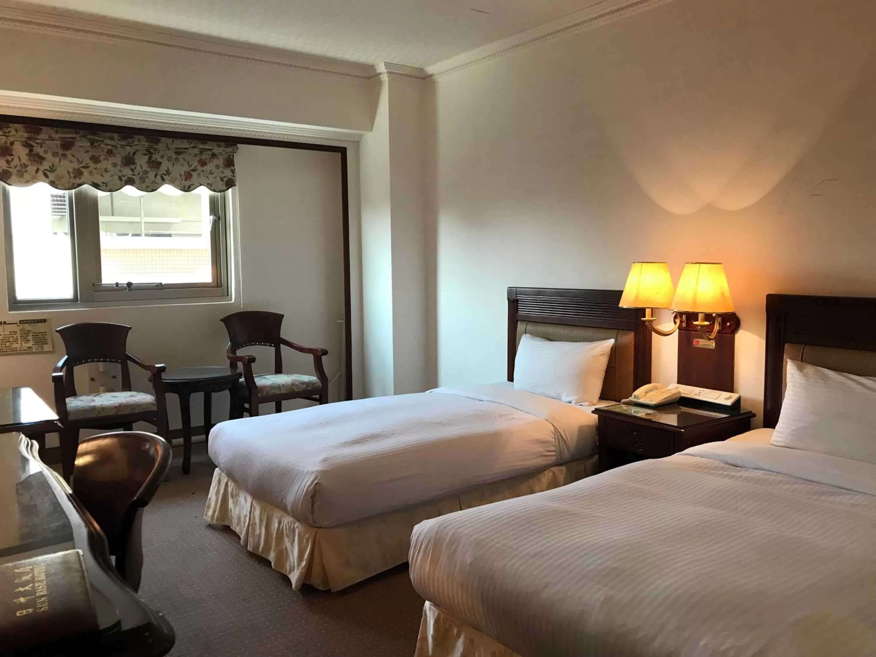 Bedroom, Bed in Sunrise Hotel