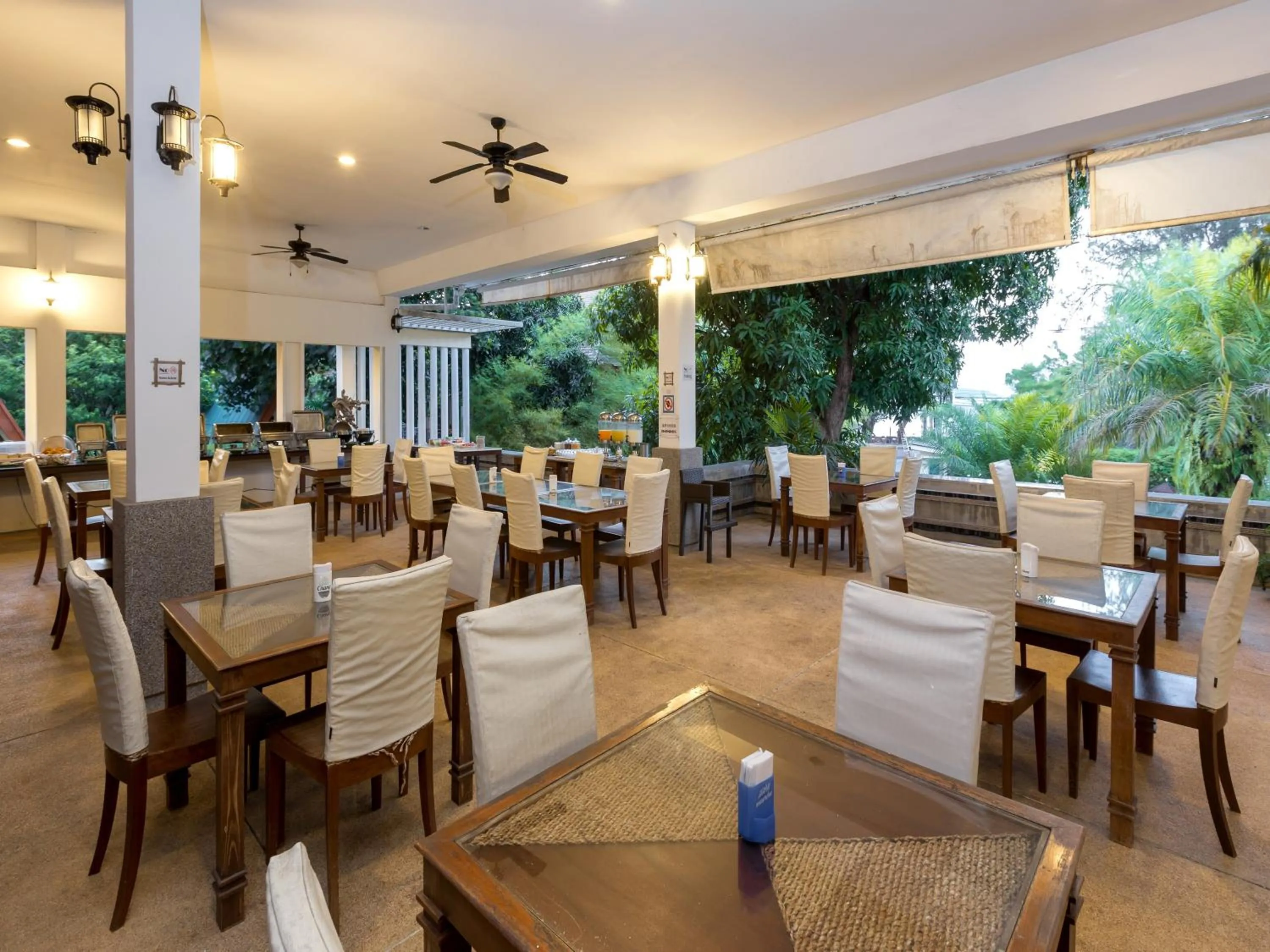 Restaurant/places to eat in Phuket Sea Resort SHA Extra Plus