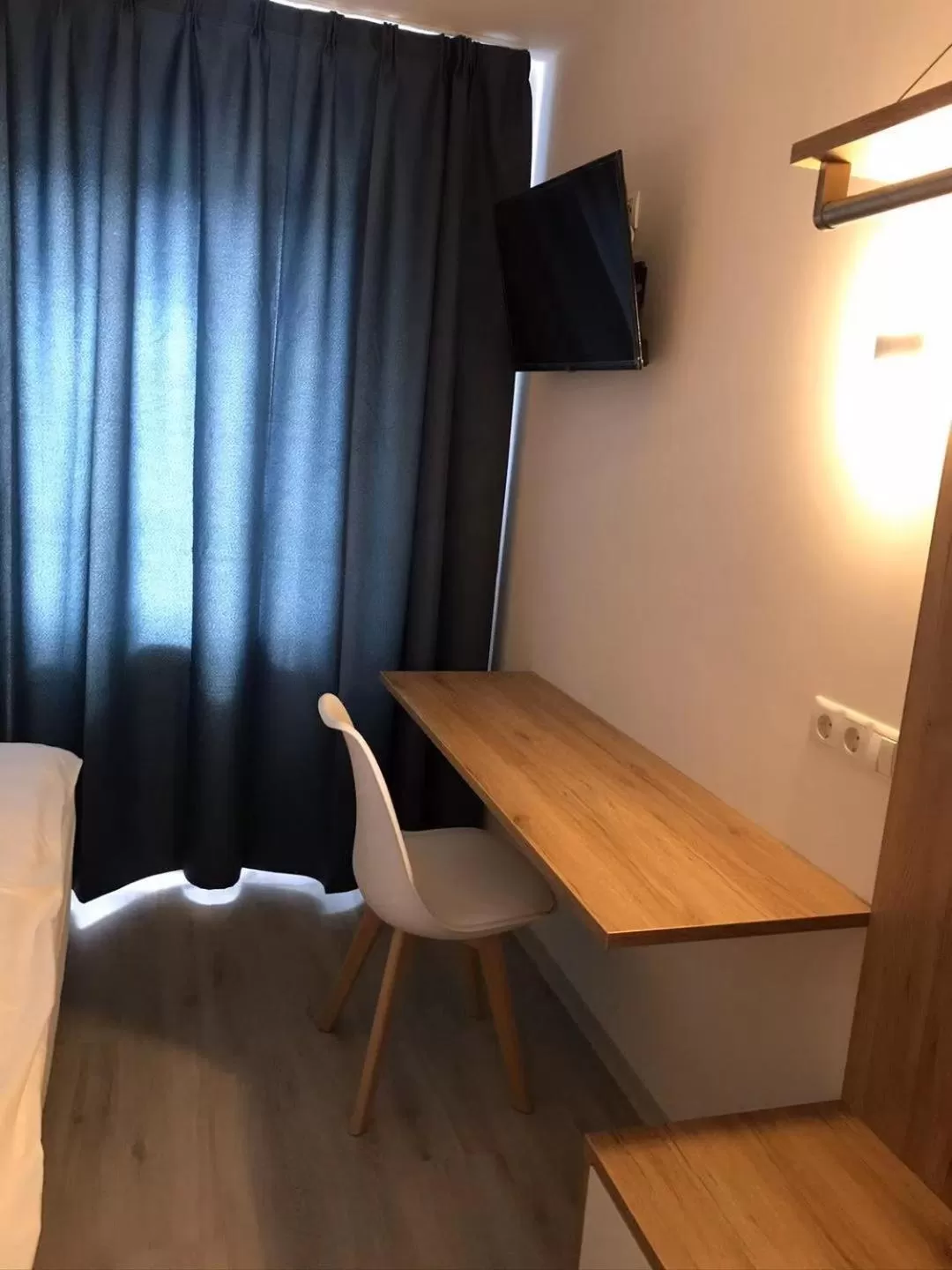 Area and facilities, TV/Entertainment Center in Hotel 83