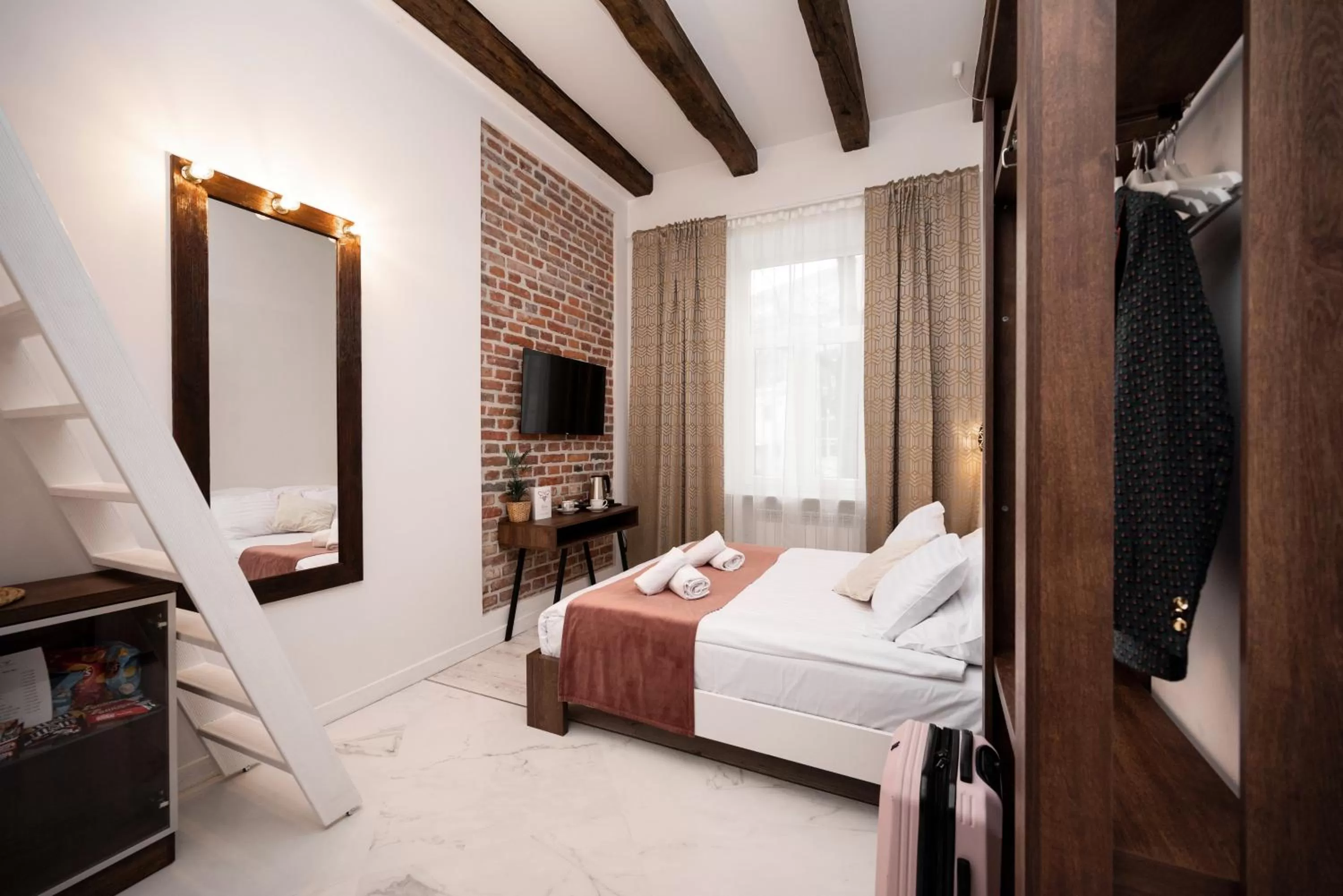 Bed in Hive Family House