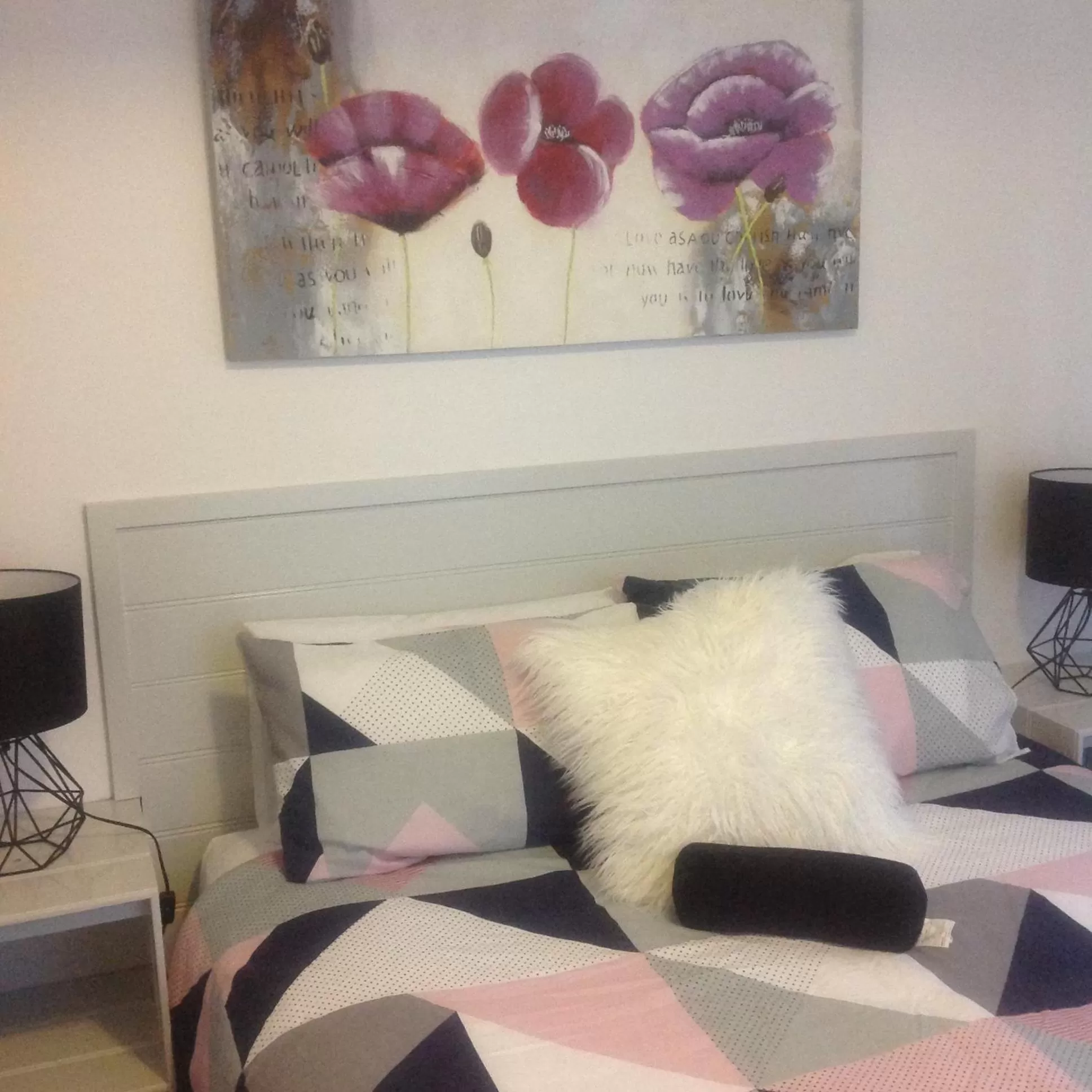 Bed in Motel Farnboro