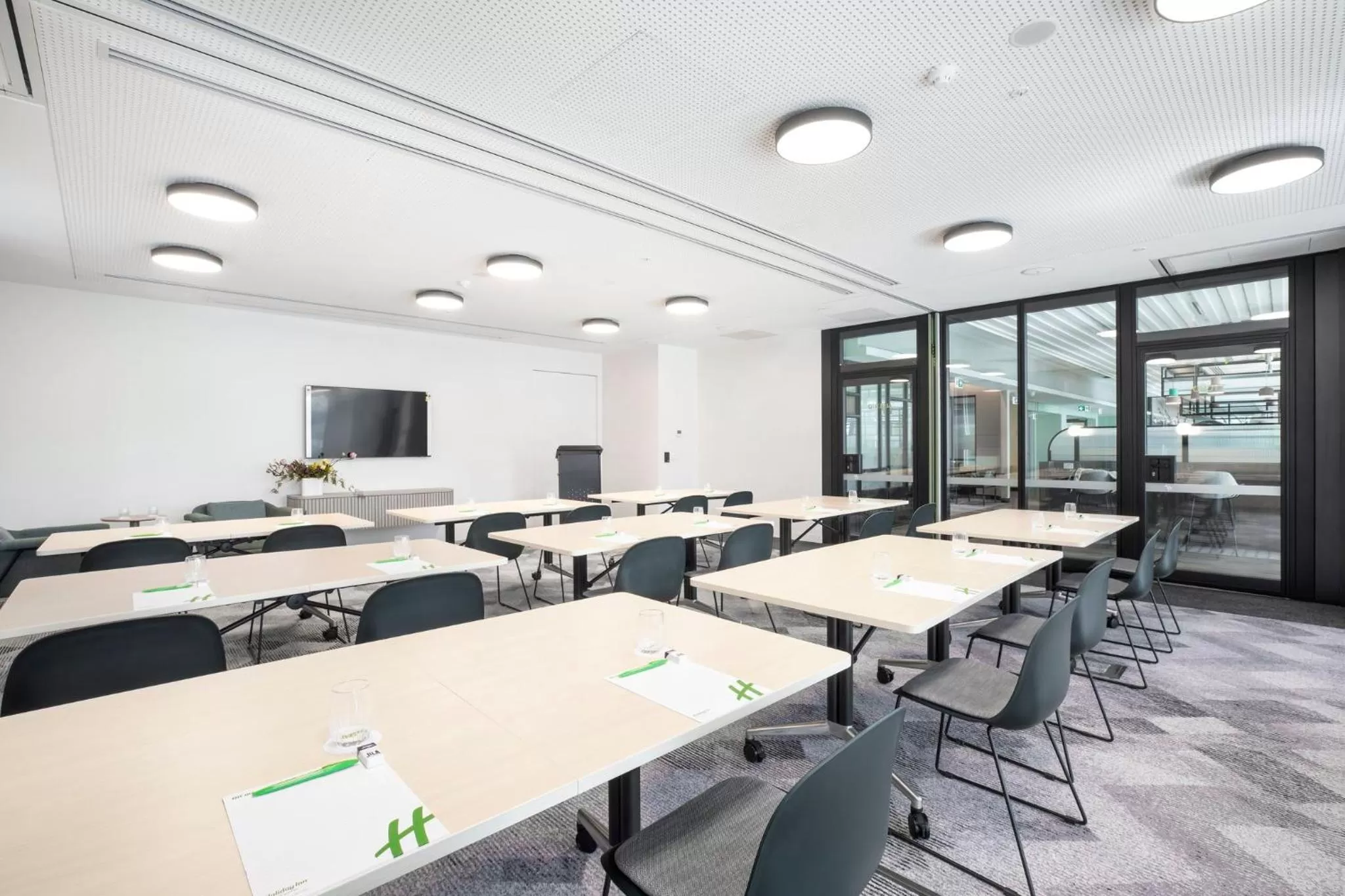 Meeting/conference room in Holiday Inn & Suites Geelong by IHG