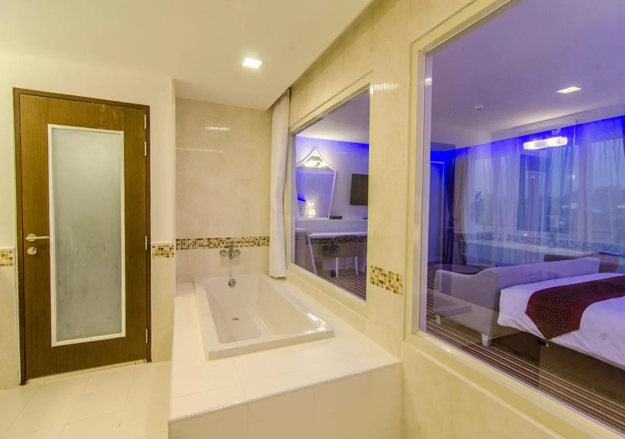 Bathroom, Bed in The Paradiso JK Design Hotel