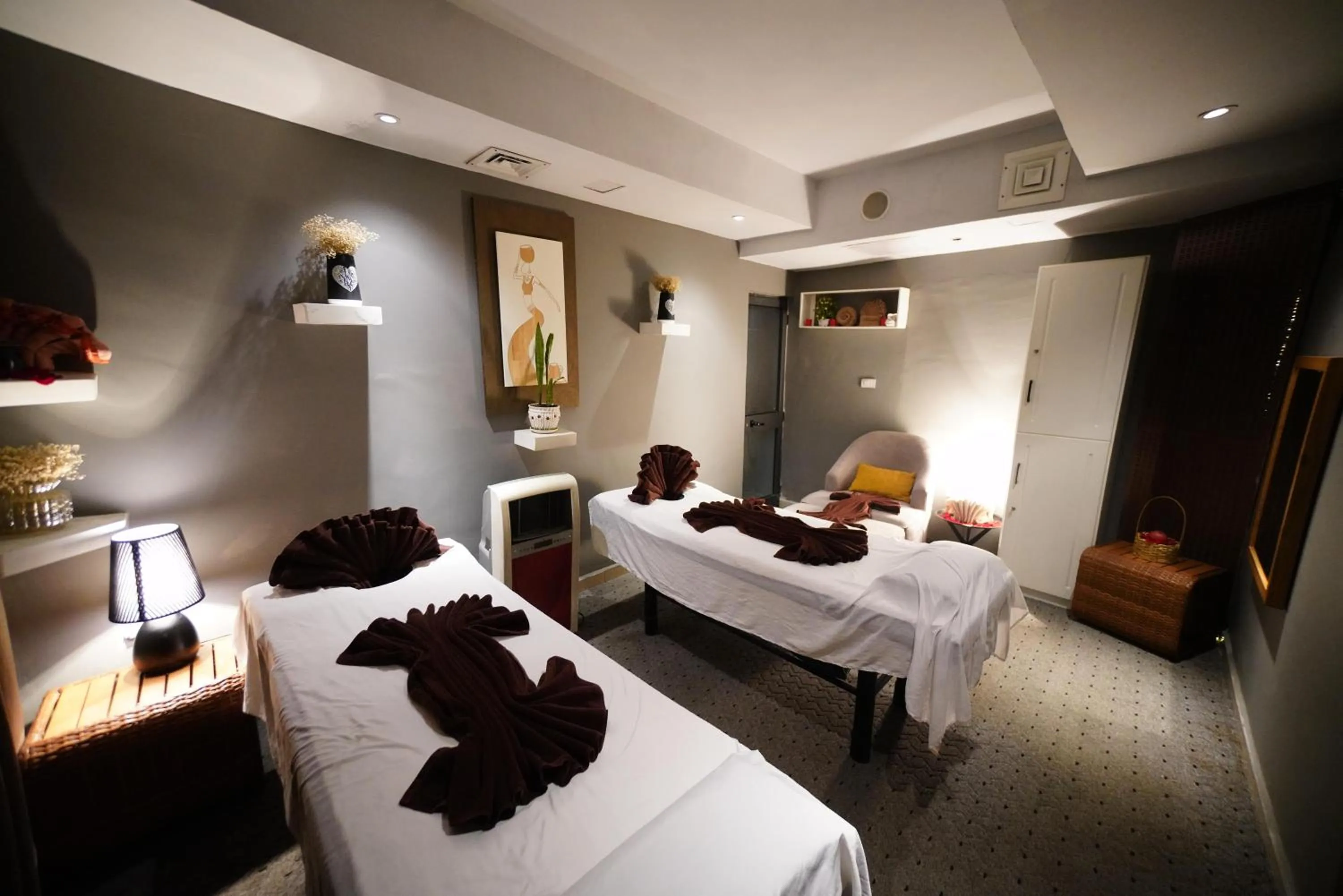 Massage, Bed in Mado Hotel