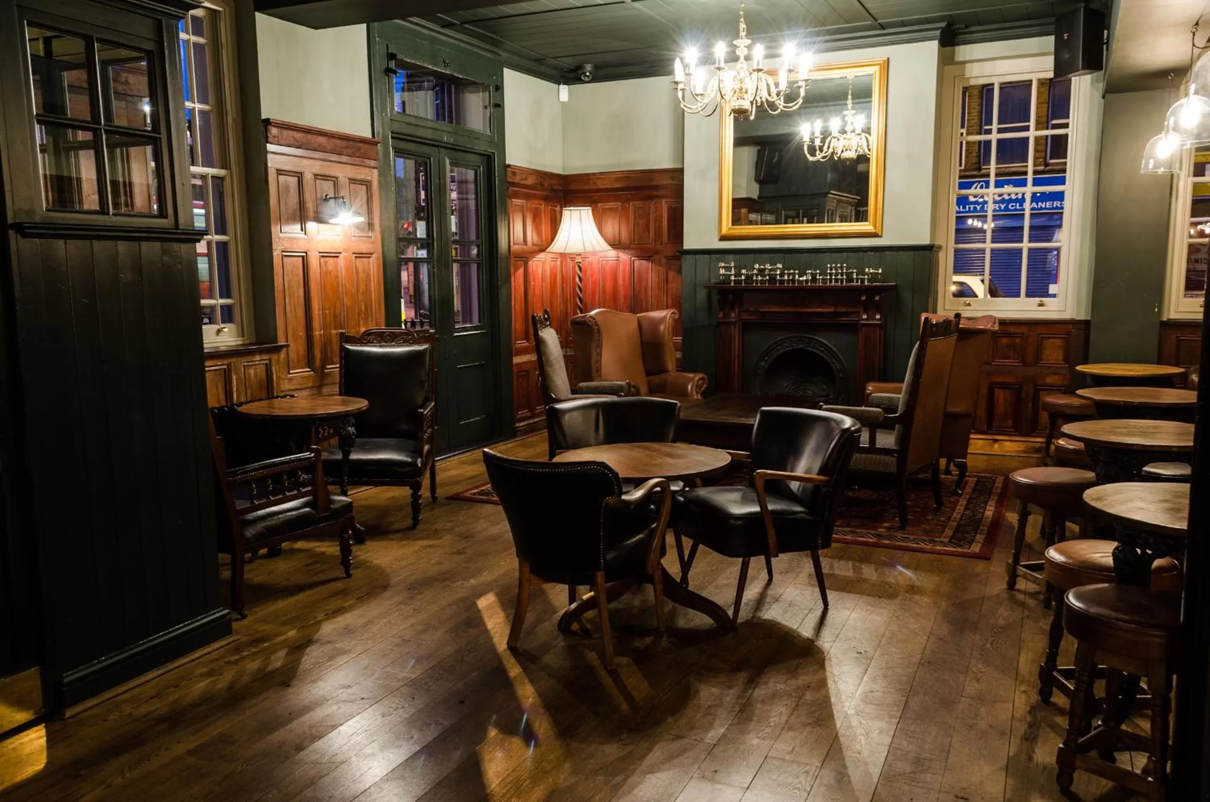 Lounge or bar in Tulse Hill Hotel