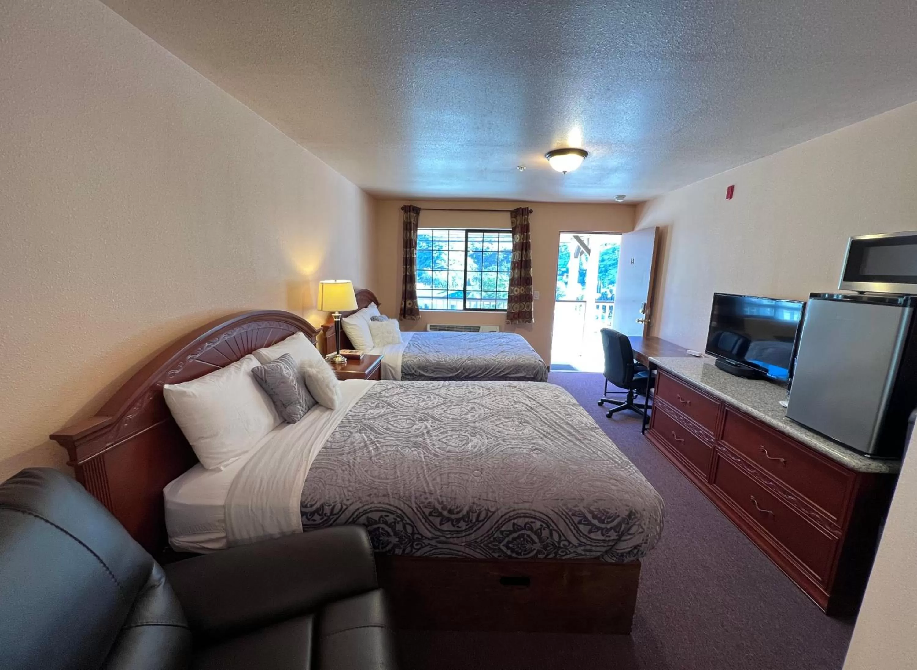 Bed in Frazier View Motel