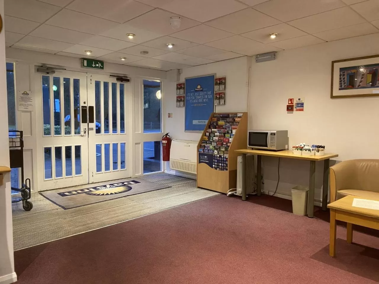 Lobby or reception in Days Inn Michaelwood M5