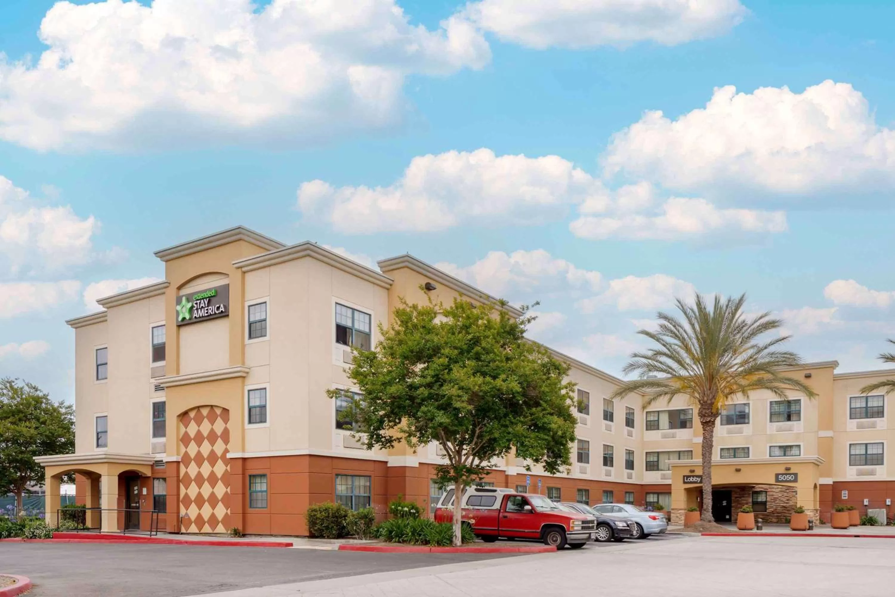 Property building in Extended Stay America Suites - Orange County - Huntington Beach