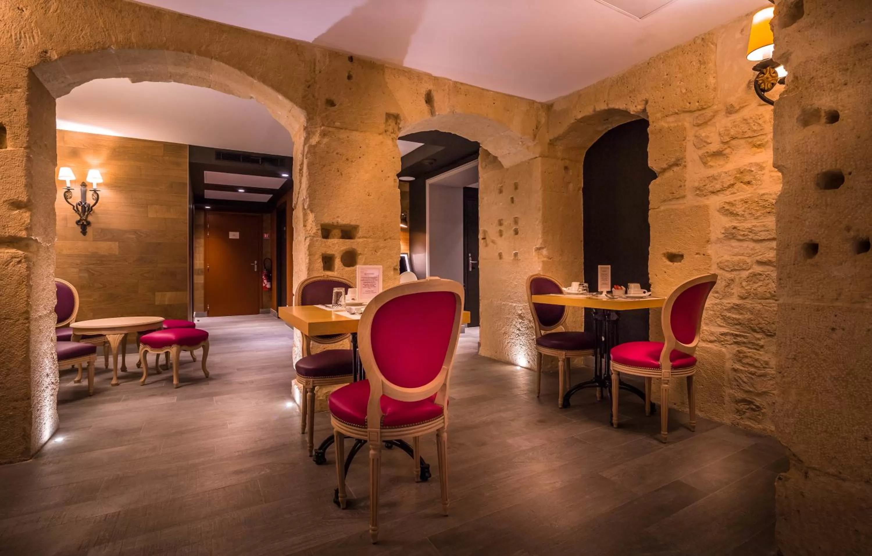 Area and facilities in Hotel Marais Grands Boulevards