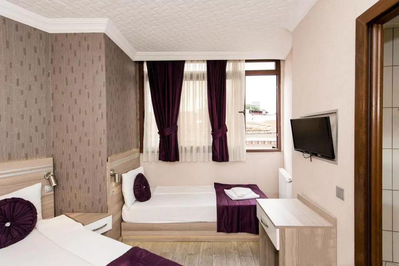 Double or Twin Room in Olimpiyat Hotel Izmir Double or Twin Room in Olimpiyat Hotel Izmir