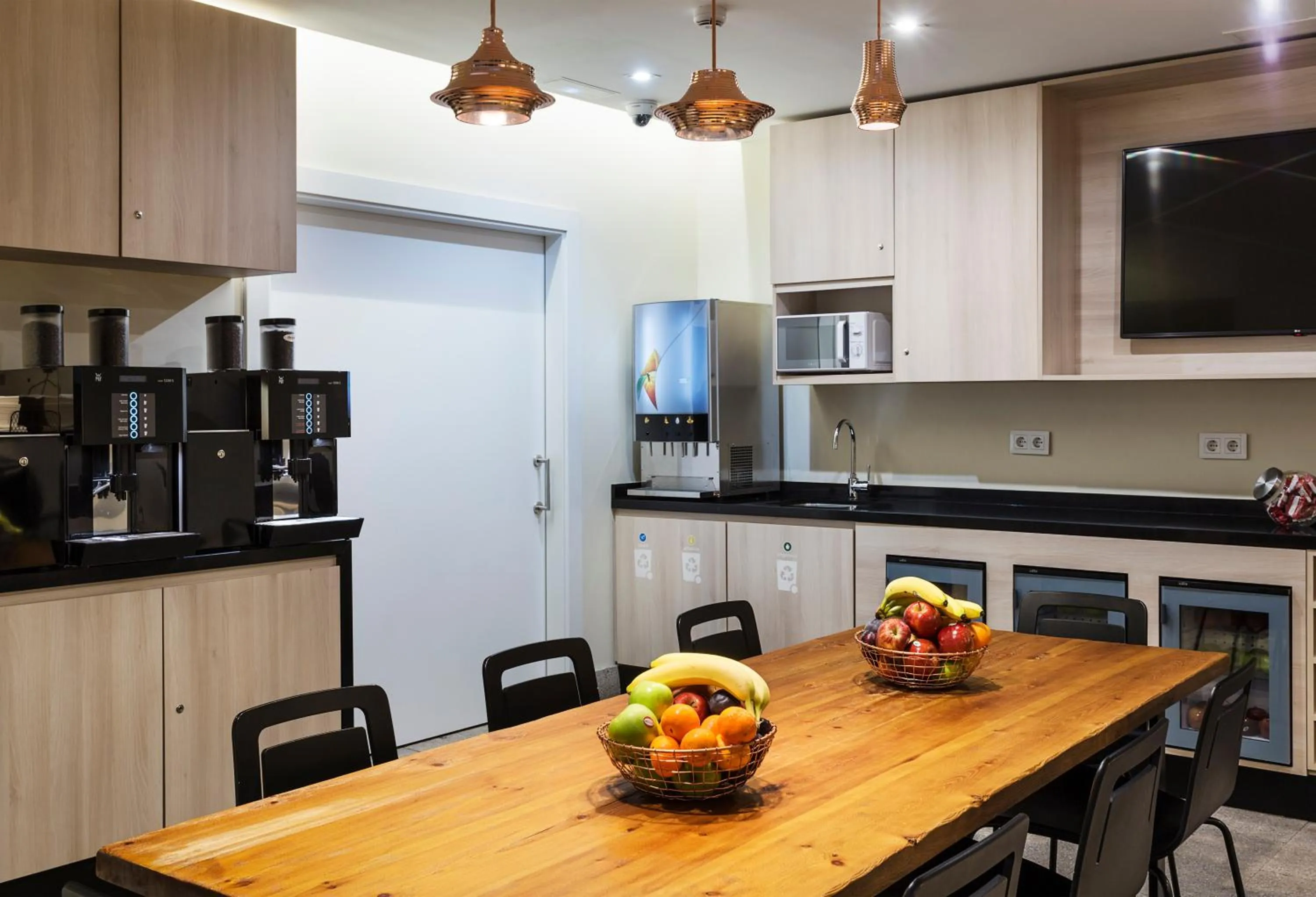 Communal lounge/ TV room in B&B HOTEL Madrid Centro Puerta del Sol