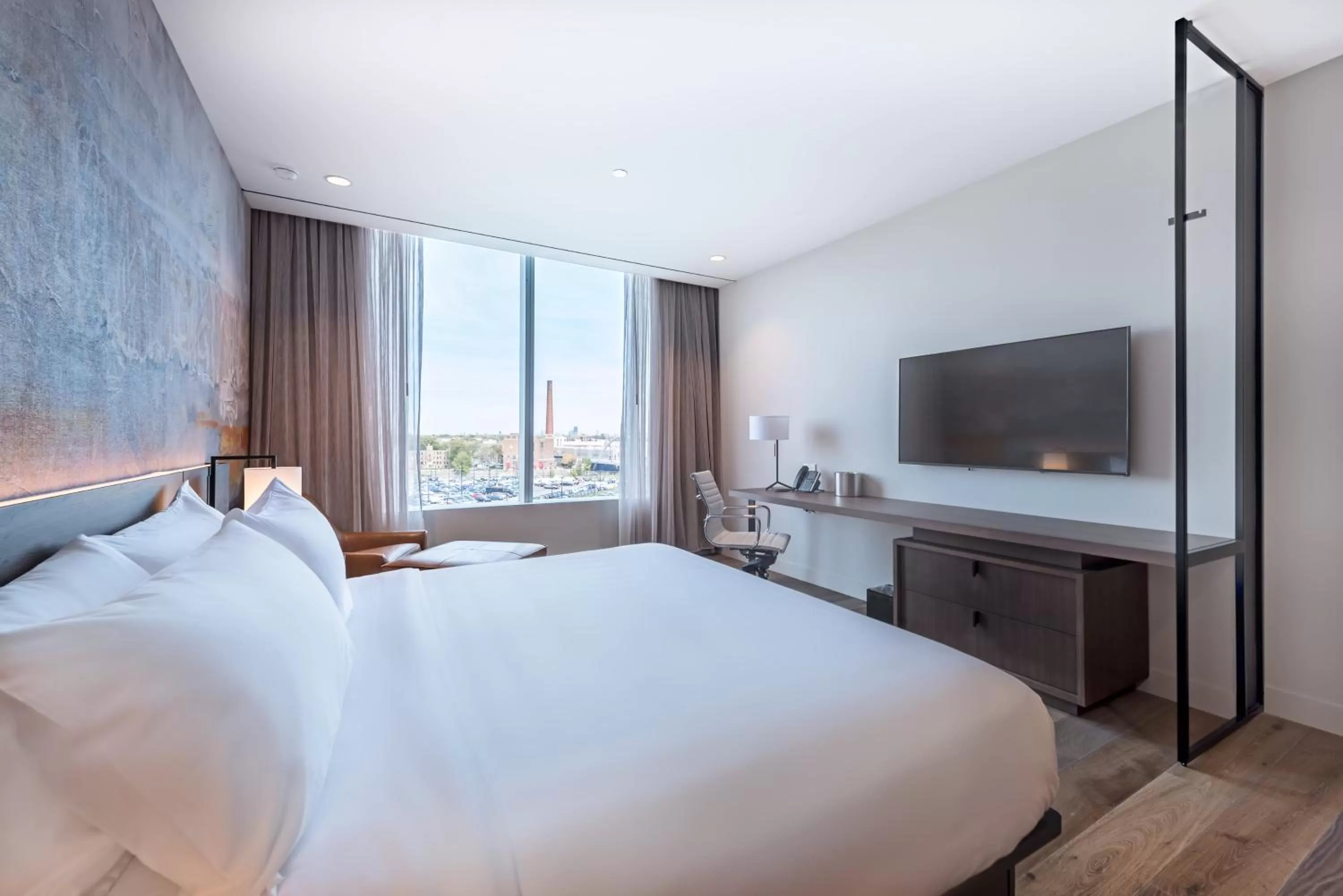 Deluxe King Room with City View in The Hotel & Athletic Club at Midtown