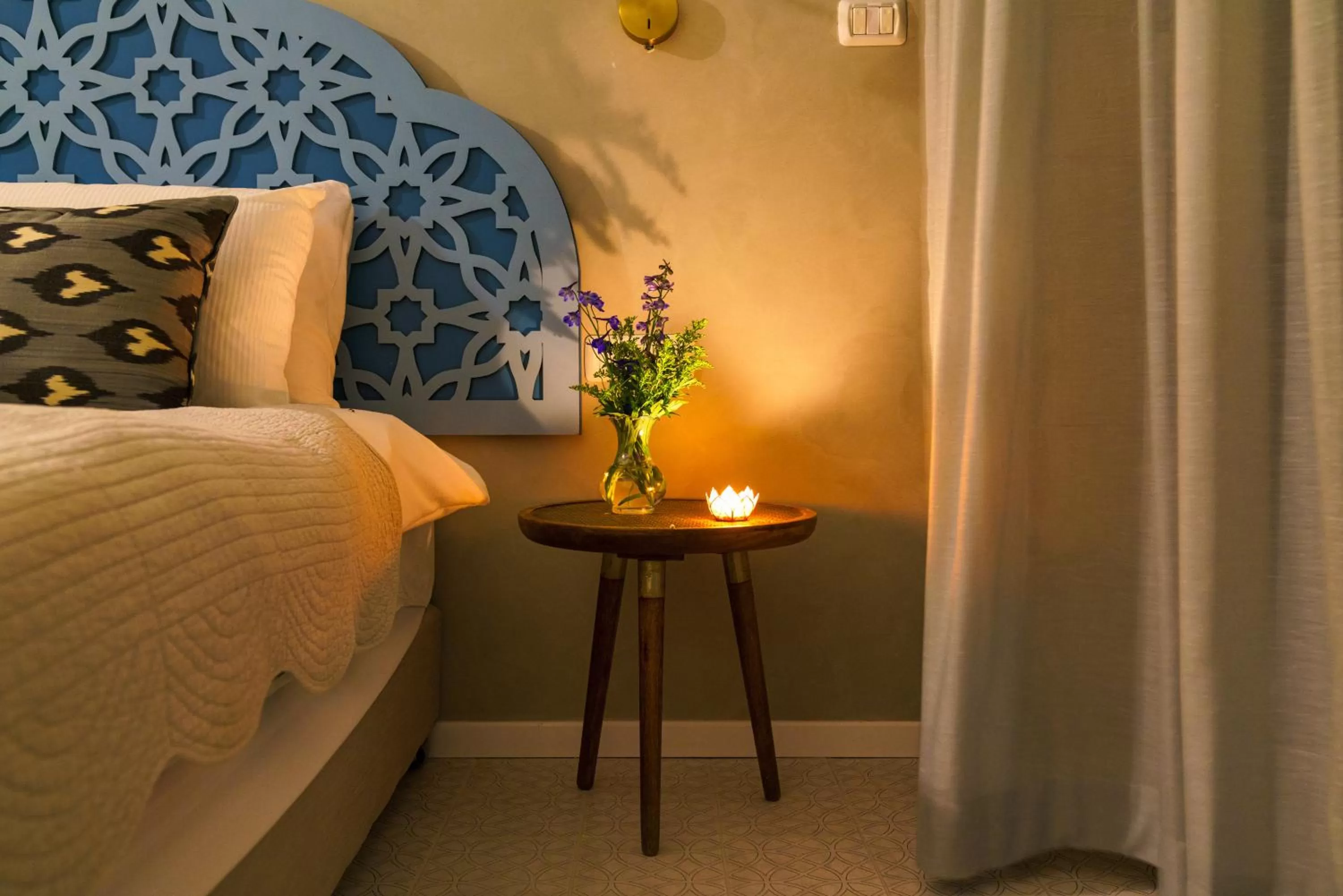 Bed in The Way Inn - Boutique Suites