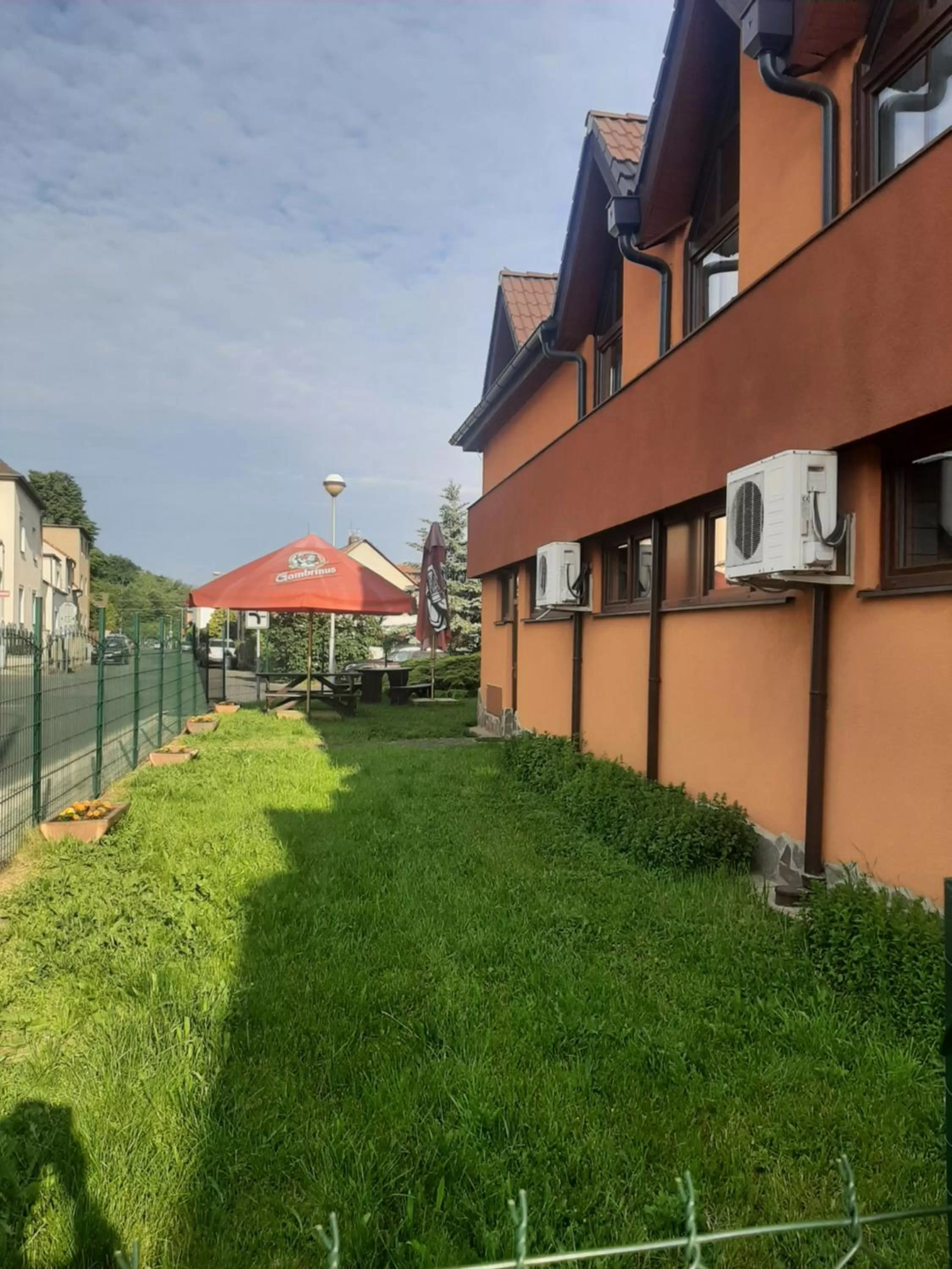 Garden in garni Hotel ASAS***