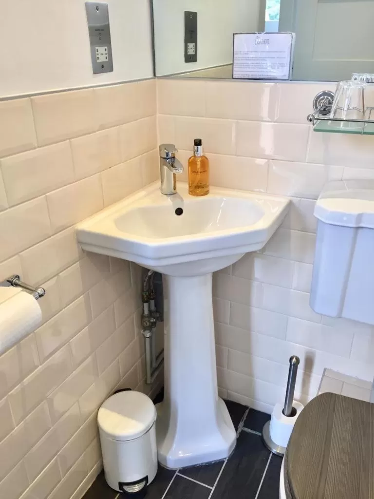 Castle Hotel & Apartments