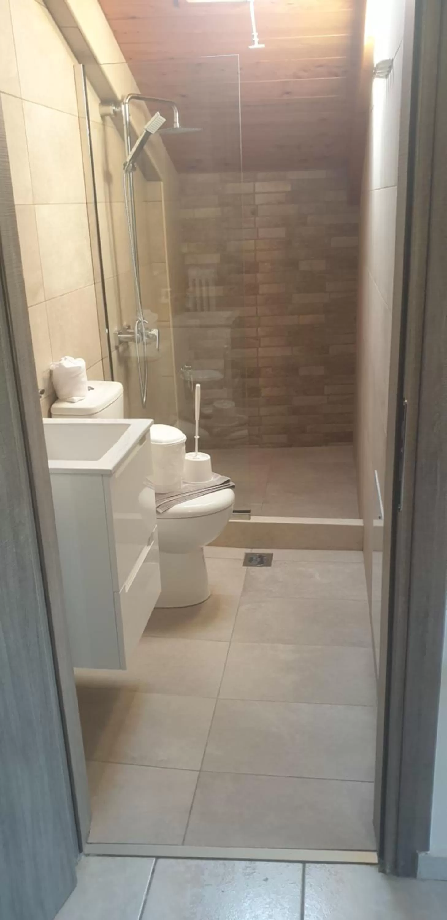 Shower in Alexia's Apartments