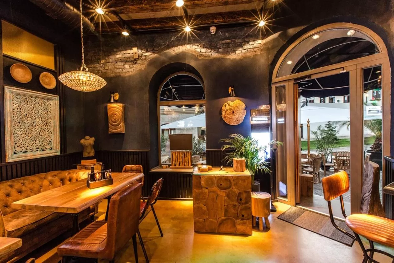 Restaurant/places to eat in ACSA INN