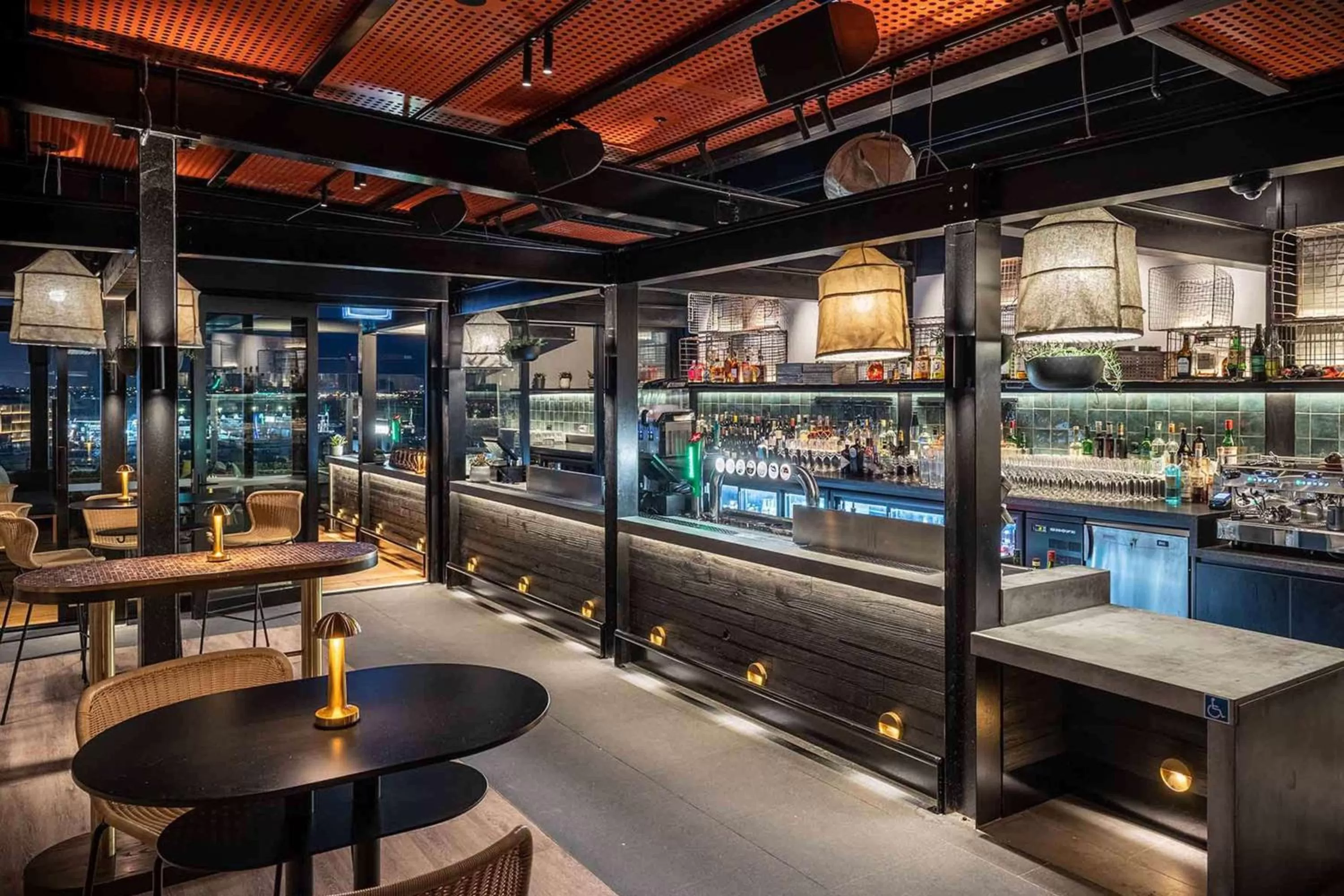 Lounge or bar in QT Auckland