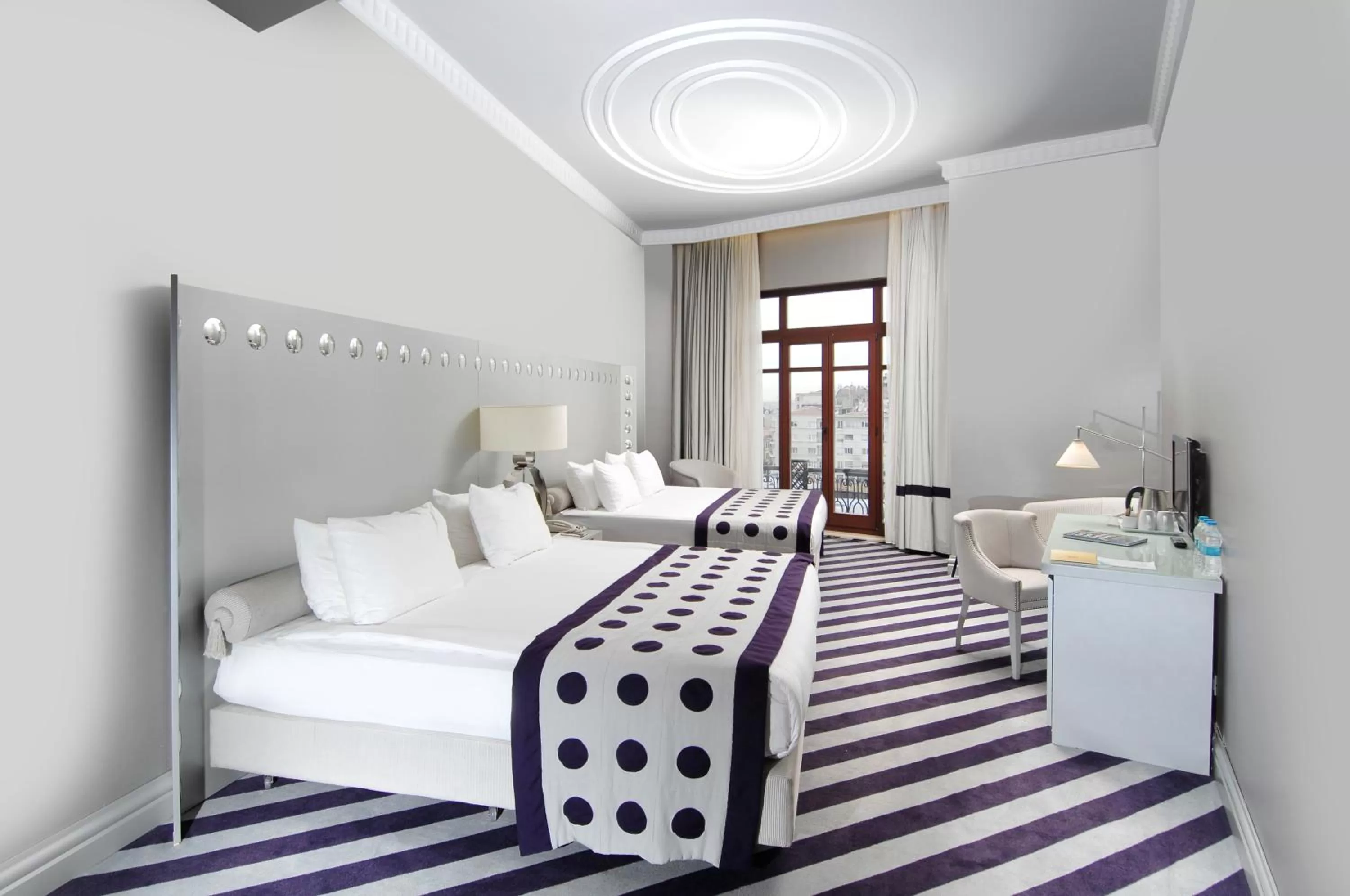 Bed in Taxim Hill Hotel