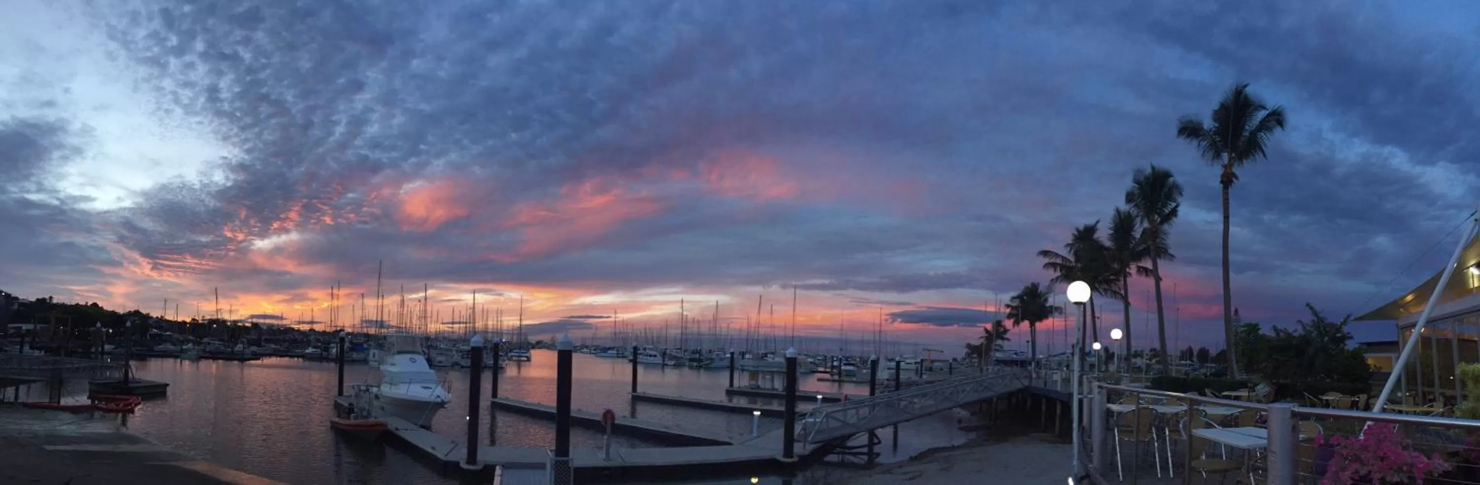 Restaurant/places to eat in Manly Marina Cove Motel