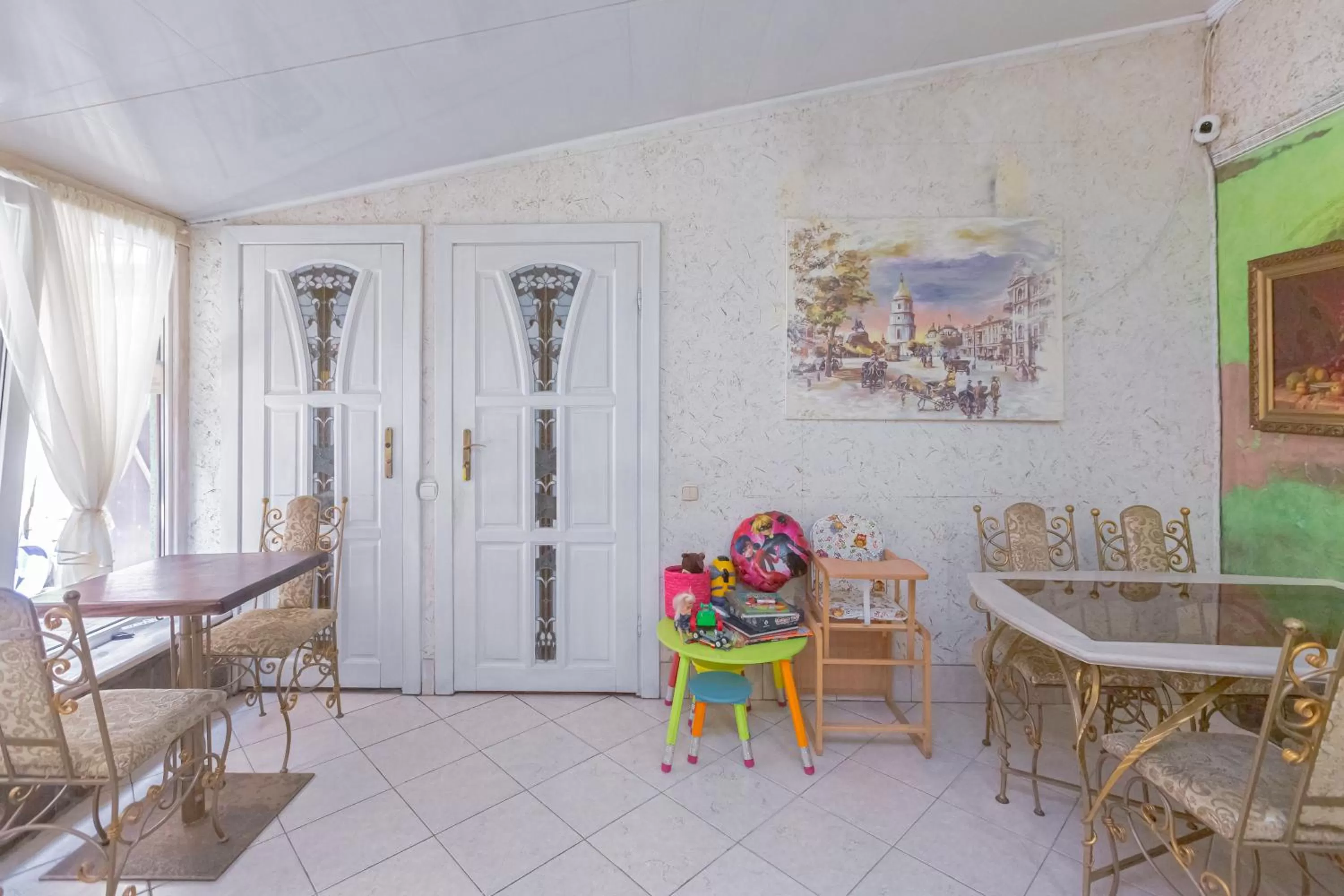 Dining Area in Staryi Krakiv