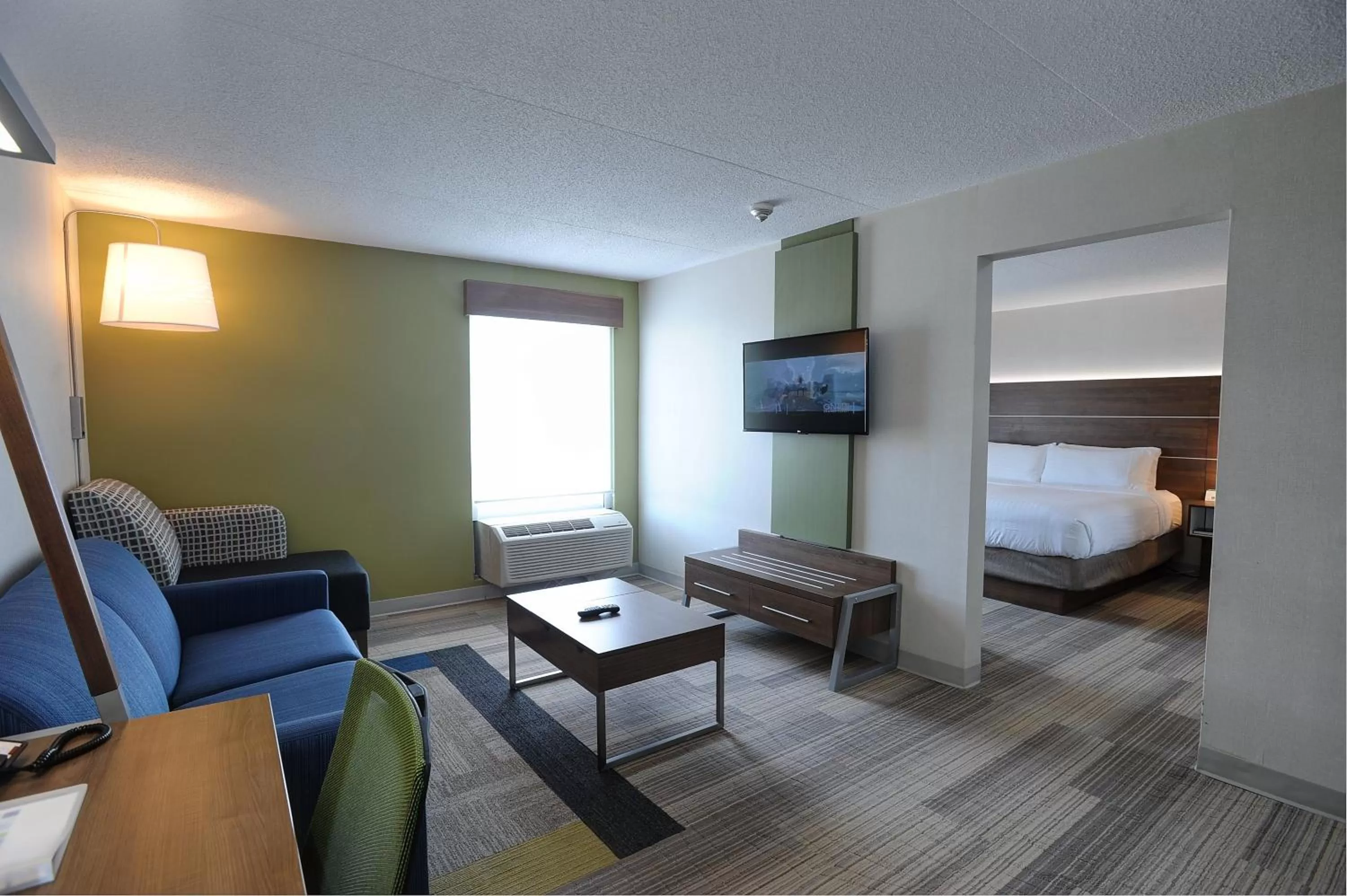 Photo of the whole room, Bed in Holiday Inn Express & Suites Toronto Airport West by IHG