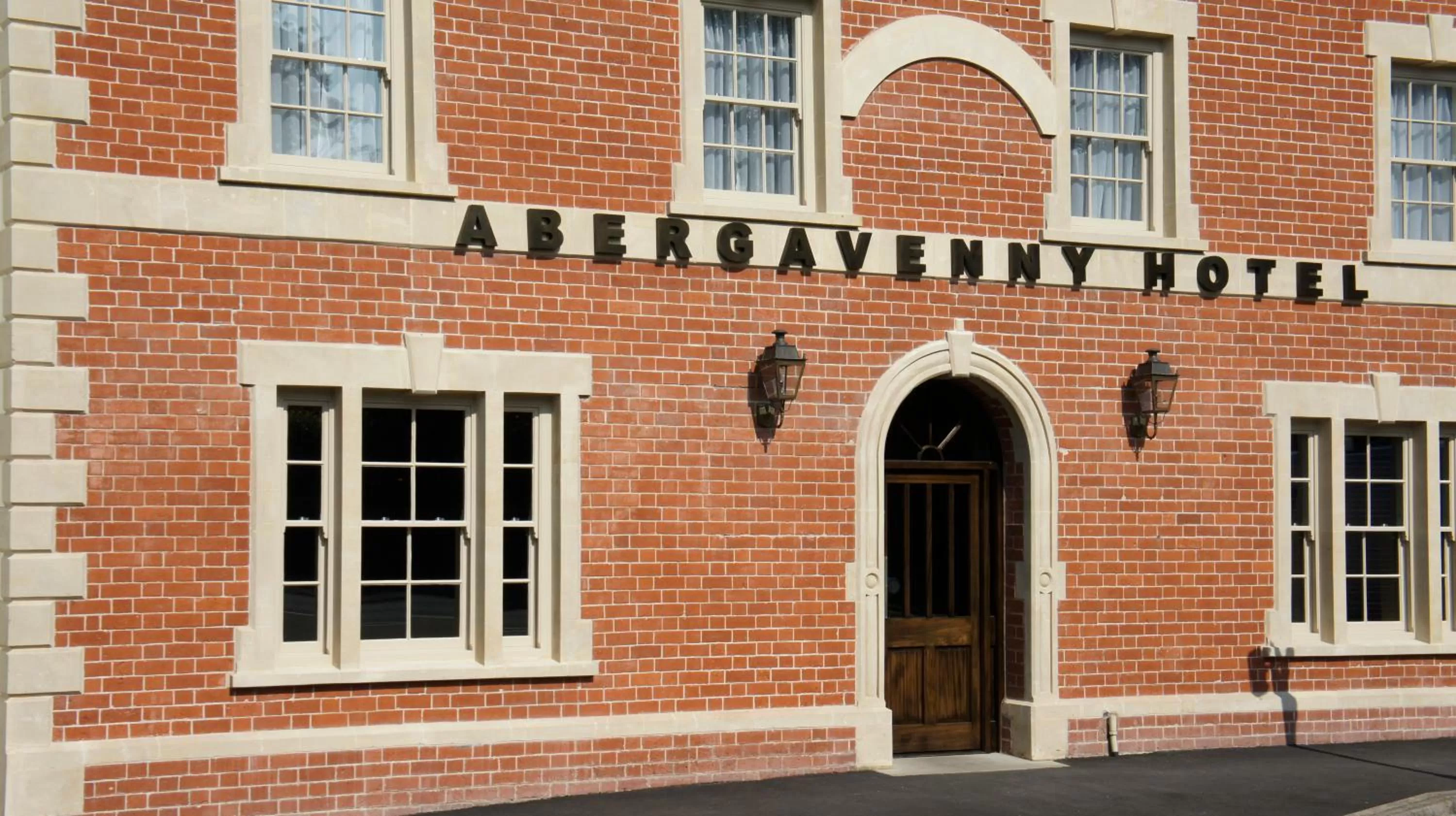 Facade/entrance in Abergavenny Hotel