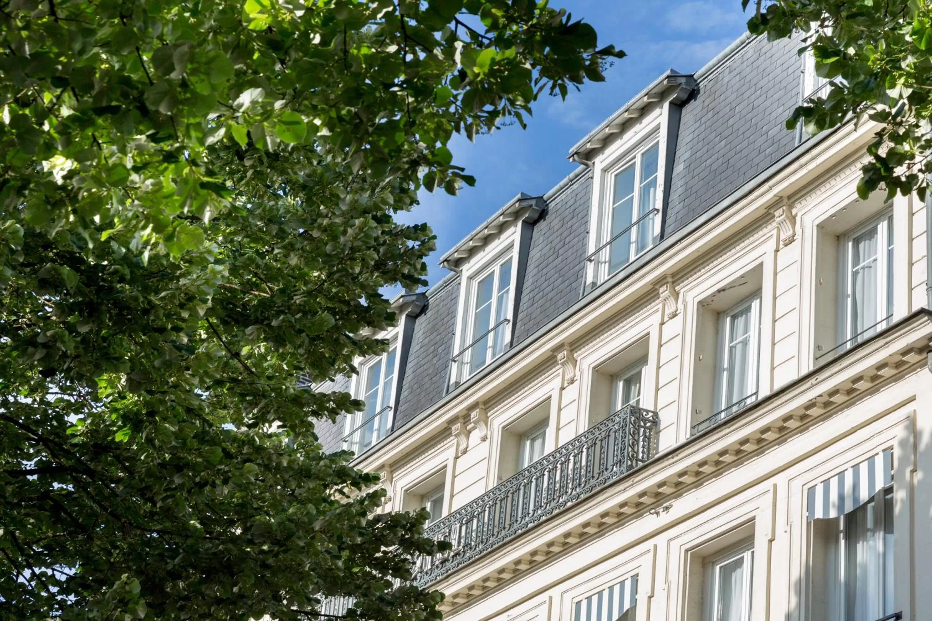 Property building in Best Western Hotel Centre Reims