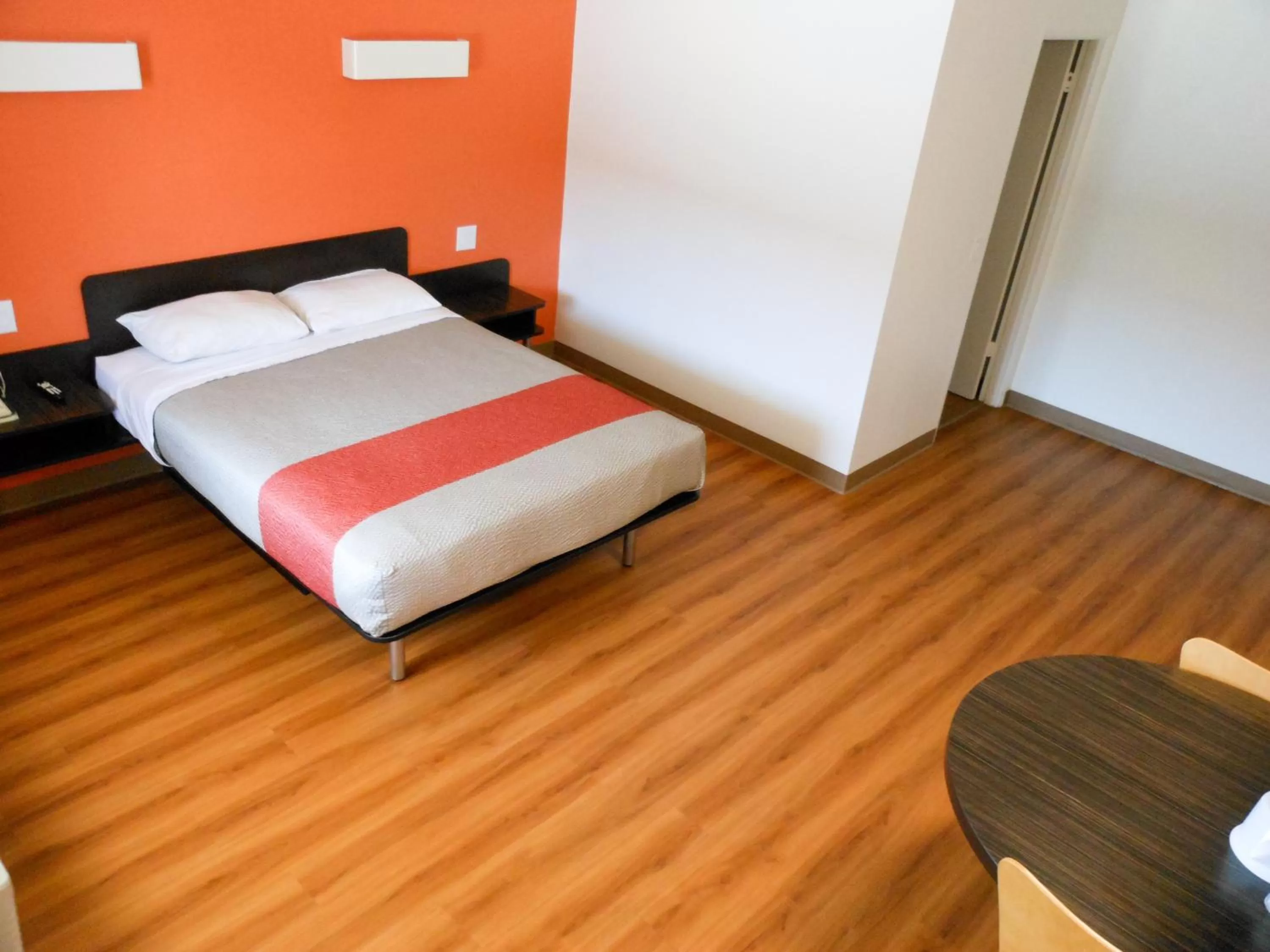 Photo of the whole room, Bed in Motel 6-Fallon, NV