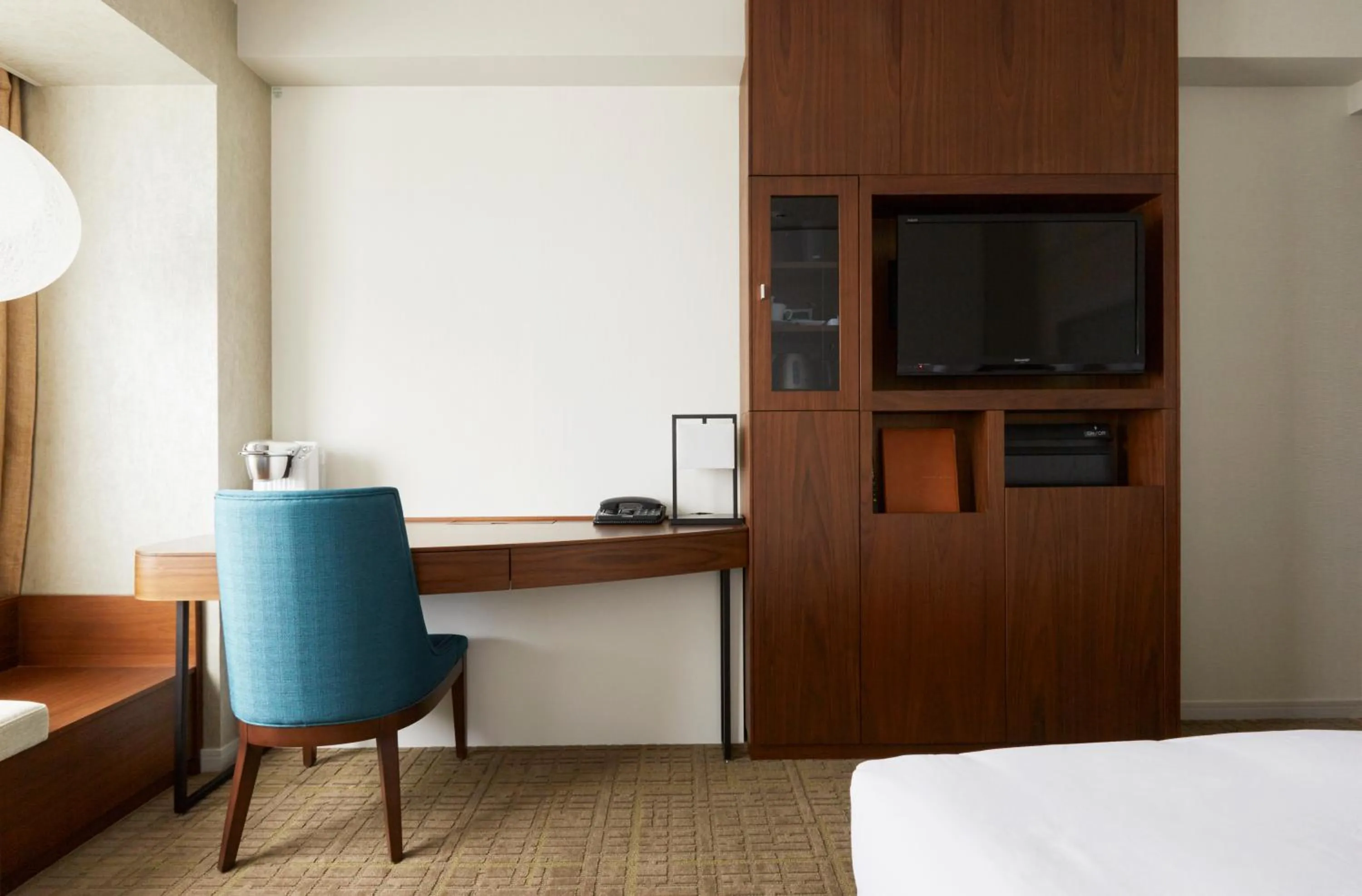 Photo of the whole room, Bed in Keio Plaza Hotel Sapporo