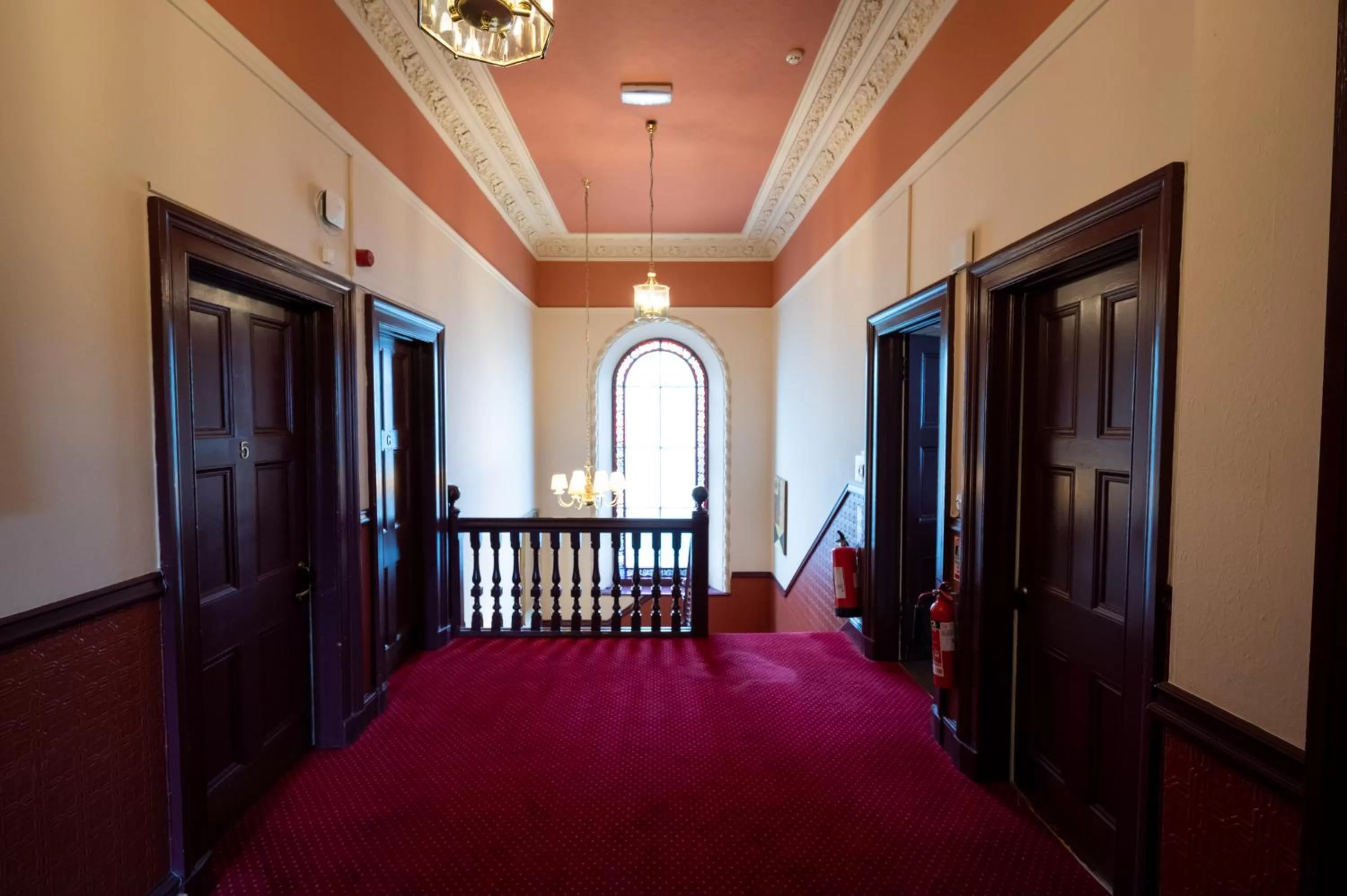 Lobby or reception, Bed in Edinburgh Whisky House Hotel