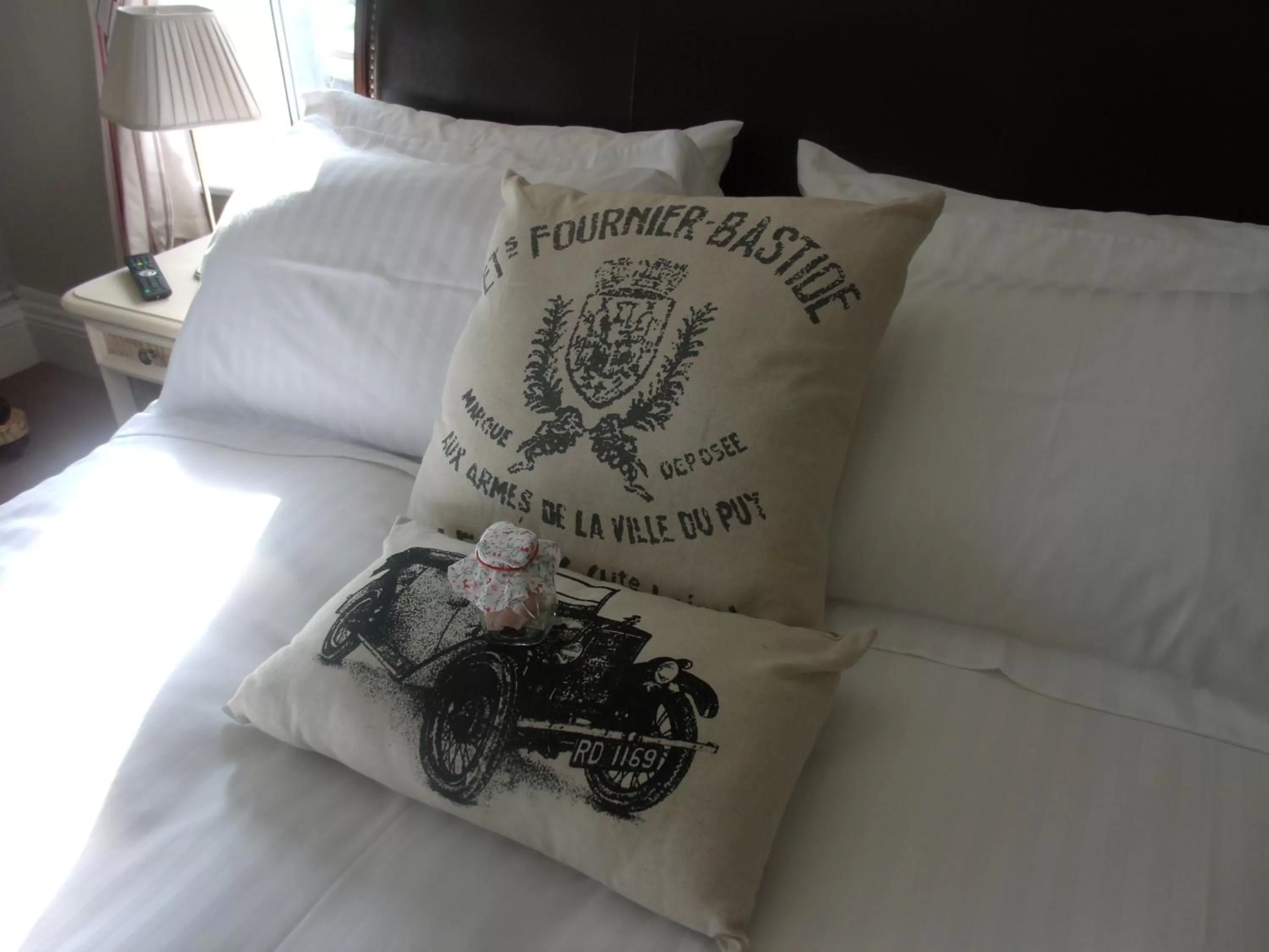 Decorative detail, Bed in Hooray Henrys