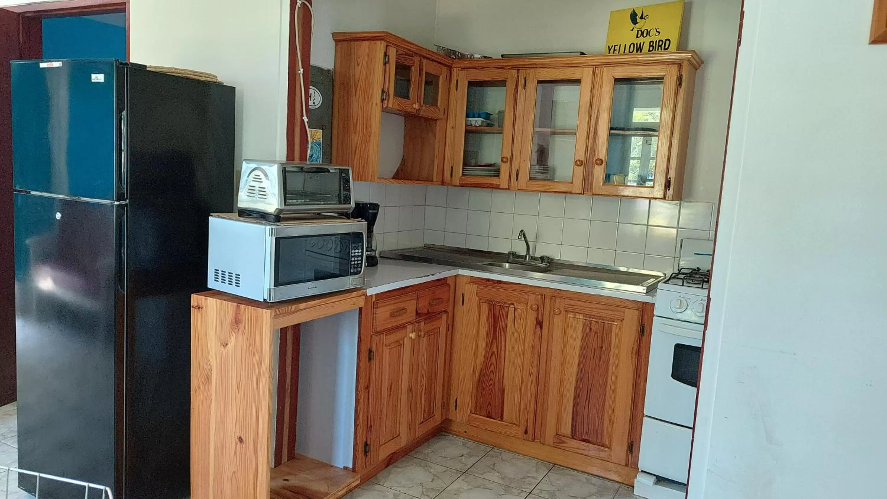 Kitchen or kitchenette in Yellow Bird Sea