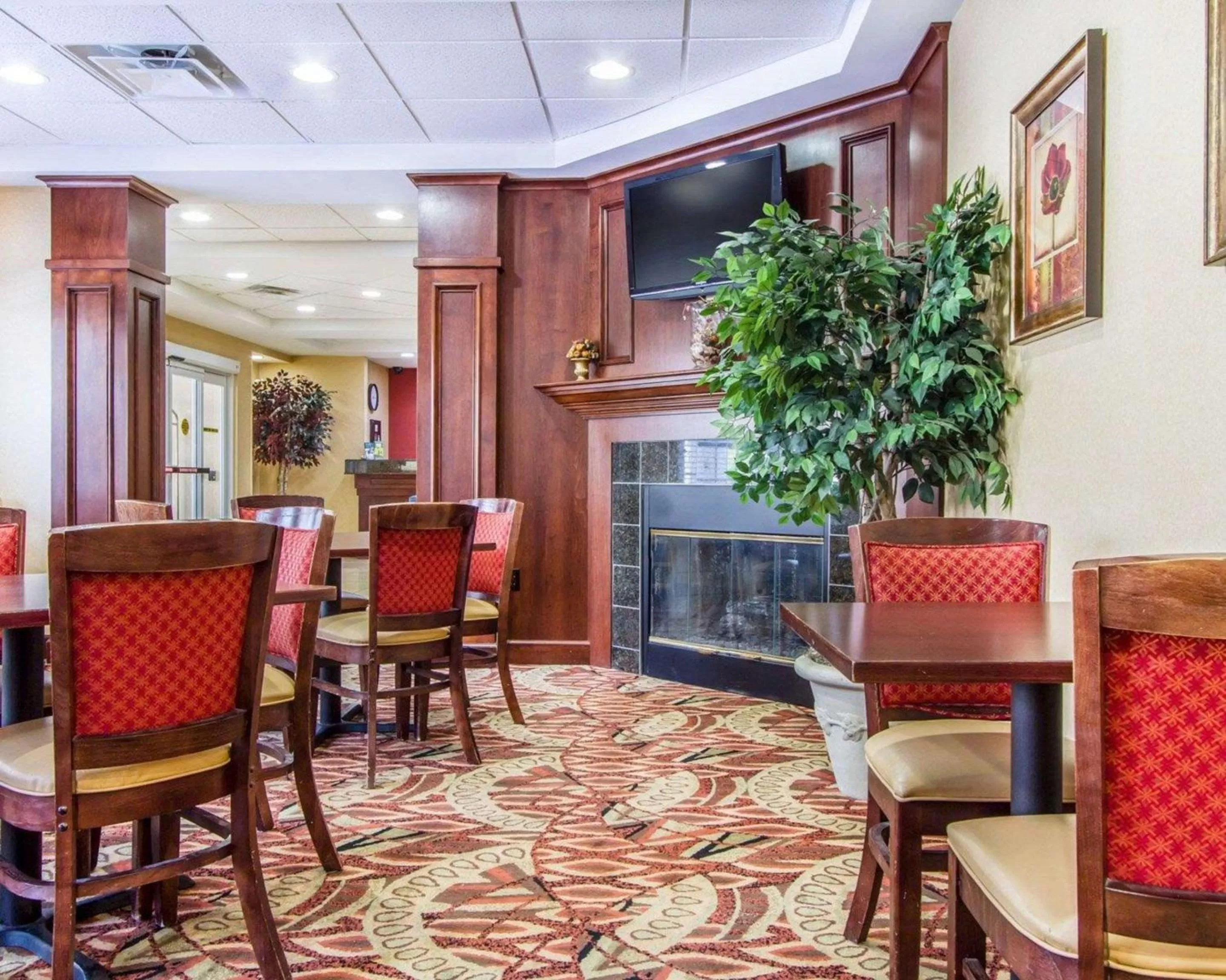 Restaurant/places to eat in Comfort Inn & Suites Scarborough-Portland