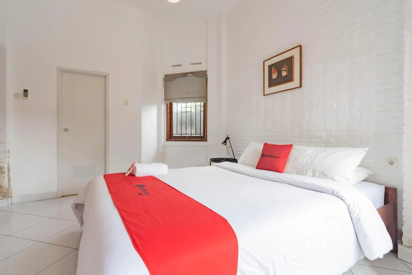 Bedroom in RedDoorz Plus near Dago Pakar