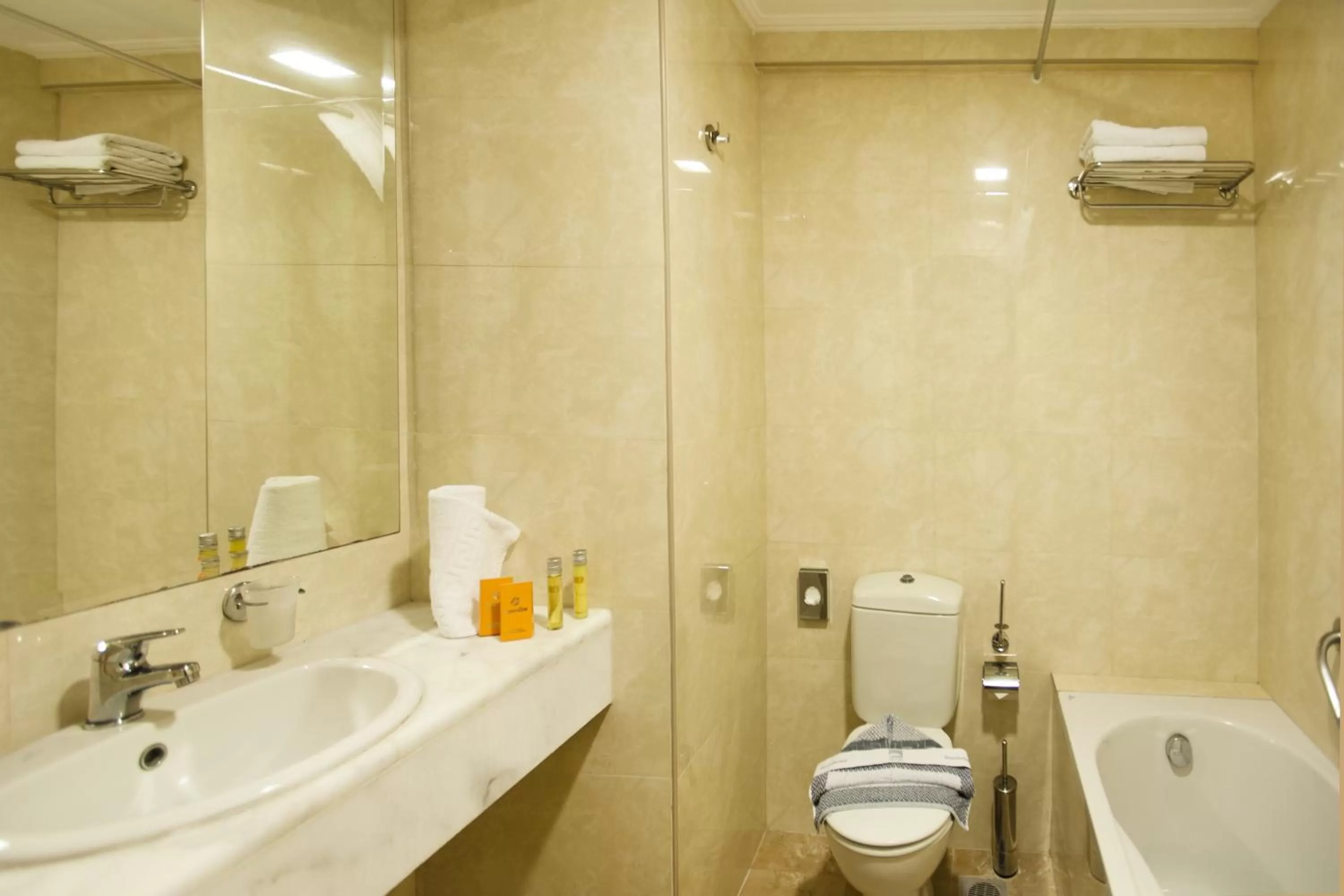 Bathroom in Kipriotis Village Resort