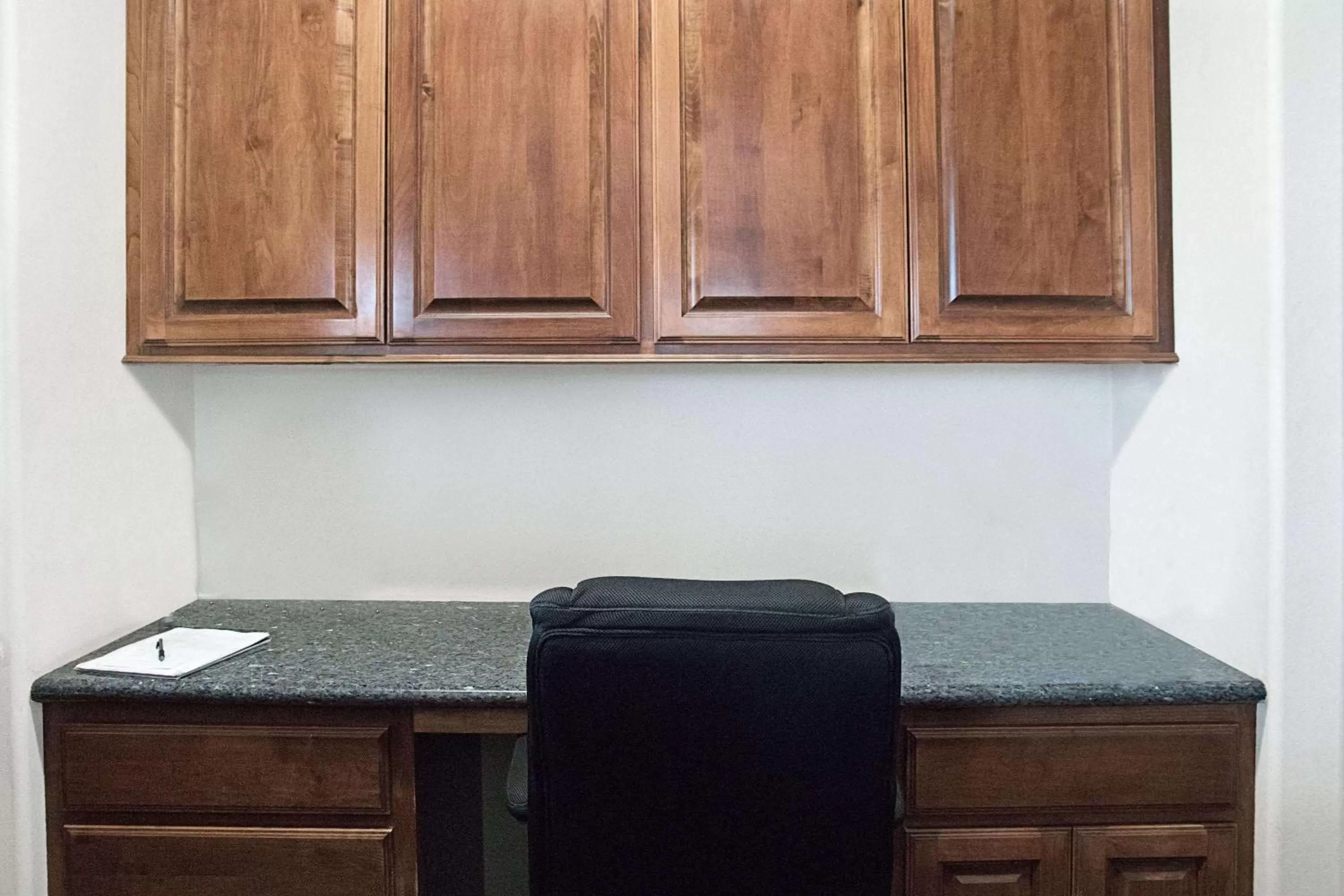 Business facilities, Kitchen/Kitchenette in Super 8 by Wyndham Montgomery/ Lake Conroe