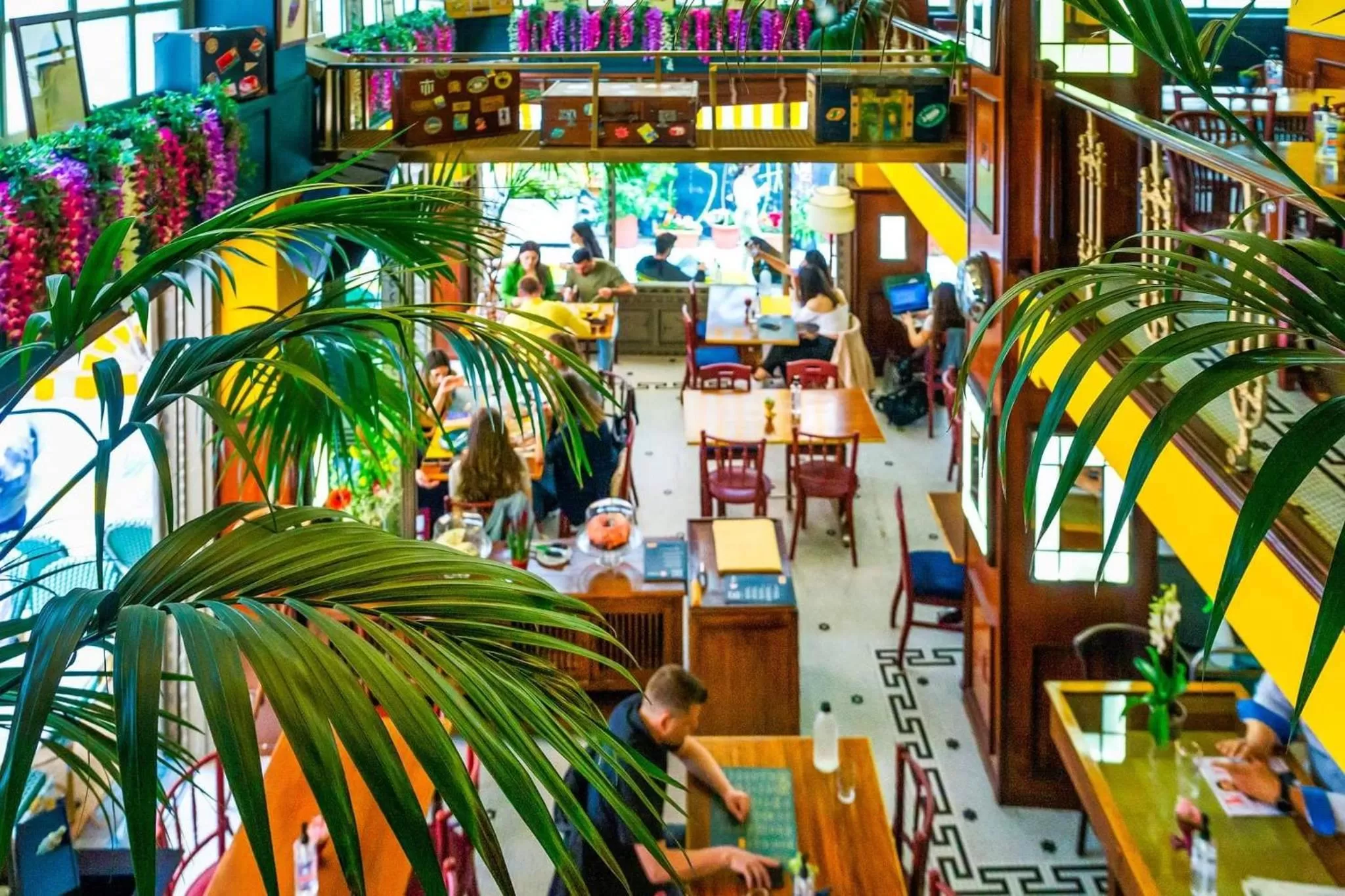 Restaurant/places to eat in St. Bjur Suites